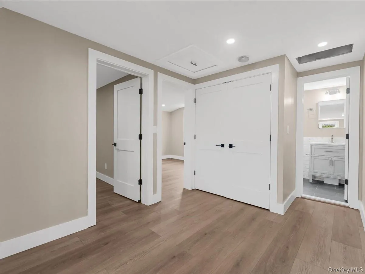 27 Old Farmingdale Road, West Babylon, NY, 3 Bedrooms Bedrooms, 6 Rooms Rooms,2 BathroomsBathrooms,Residential,For Rent,Old Farmingdale,0,998506 27 Old Farmingdale Road, West Babylon, NY, 3 Bedrooms Bedrooms, 6 Rooms Rooms,2 BathroomsBathrooms,Residential,For Rent,Old Farmingdale,0,998506
