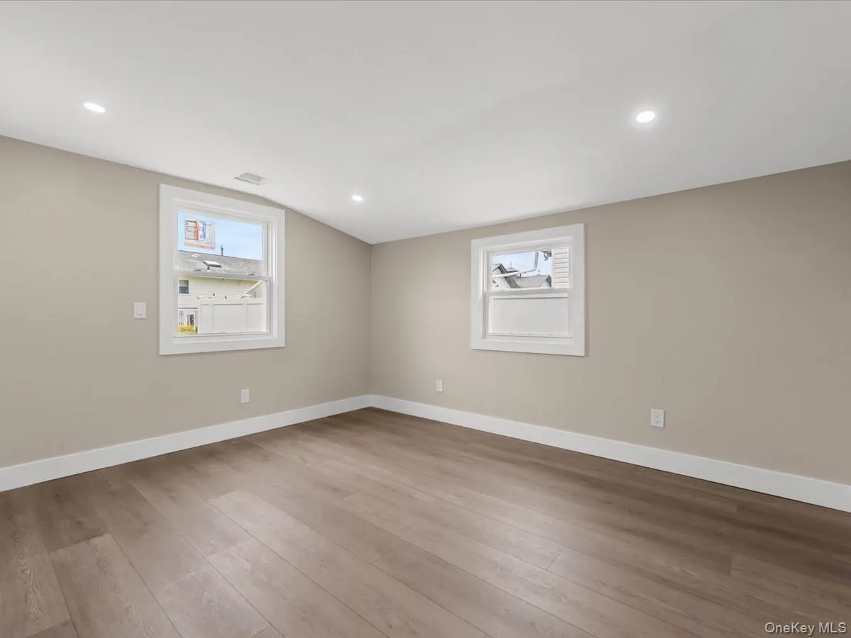27 Old Farmingdale Road, West Babylon, NY, 3 Bedrooms Bedrooms, 6 Rooms Rooms,2 BathroomsBathrooms,Residential,For Rent,Old Farmingdale,0,998506 27 Old Farmingdale Road, West Babylon, NY, 3 Bedrooms Bedrooms, 6 Rooms Rooms,2 BathroomsBathrooms,Residential,For Rent,Old Farmingdale,0,998506