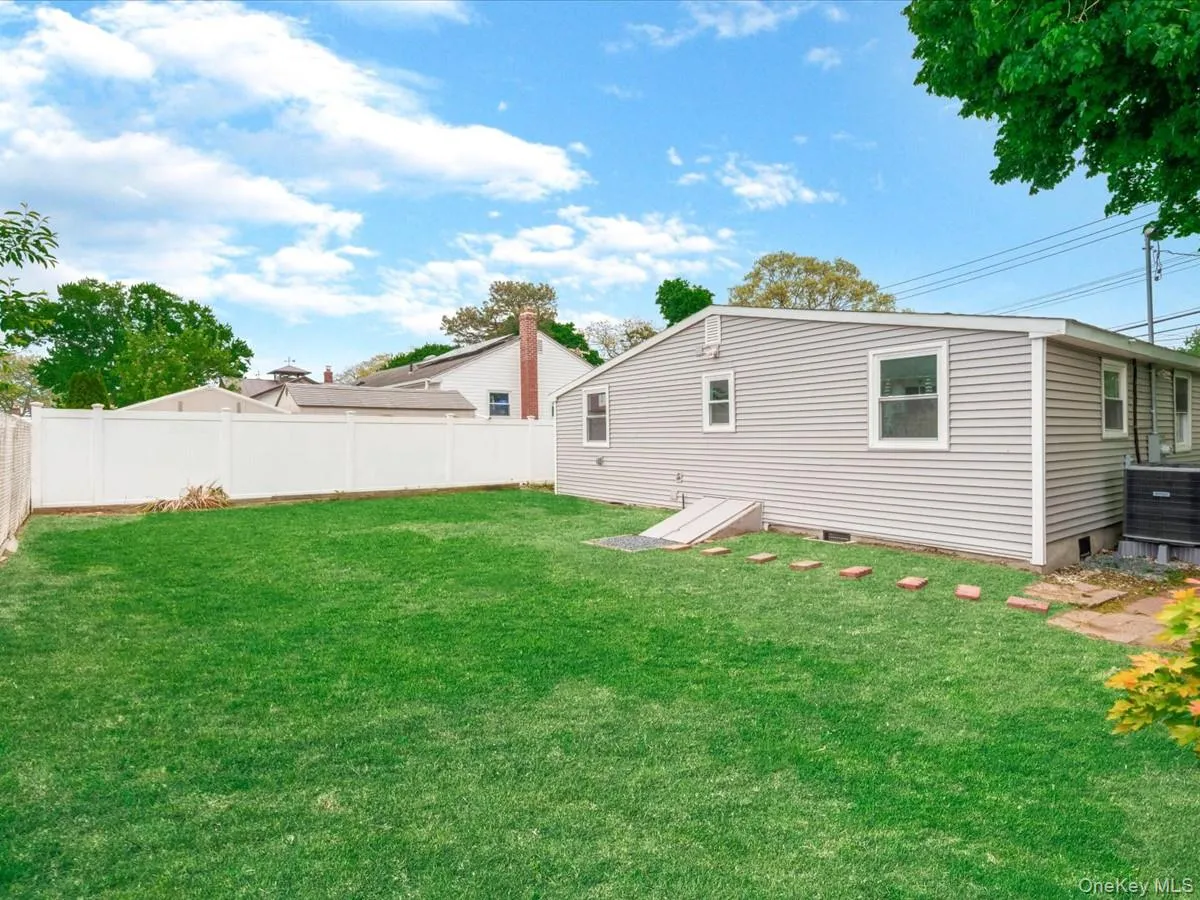 27 Old Farmingdale Road, West Babylon, NY, 3 Bedrooms Bedrooms, 6 Rooms Rooms,2 BathroomsBathrooms,Residential,For Rent,Old Farmingdale,0,998506 27 Old Farmingdale Road, West Babylon, NY, 3 Bedrooms Bedrooms, 6 Rooms Rooms,2 BathroomsBathrooms,Residential,For Rent,Old Farmingdale,0,998506