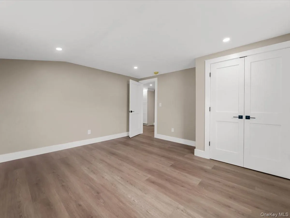 27 Old Farmingdale Road, West Babylon, NY, 3 Bedrooms Bedrooms, 6 Rooms Rooms,2 BathroomsBathrooms,Residential,For Rent,Old Farmingdale,0,998506 27 Old Farmingdale Road, West Babylon, NY, 3 Bedrooms Bedrooms, 6 Rooms Rooms,2 BathroomsBathrooms,Residential,For Rent,Old Farmingdale,0,998506