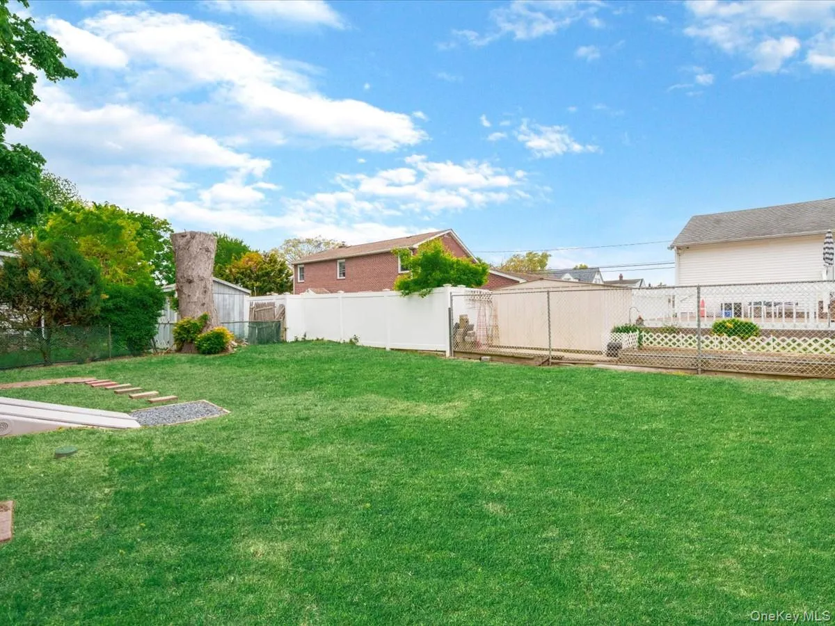 27 Old Farmingdale Road, West Babylon, NY, 3 Bedrooms Bedrooms, 6 Rooms Rooms,2 BathroomsBathrooms,Residential,For Rent,Old Farmingdale,0,998506 27 Old Farmingdale Road, West Babylon, NY, 3 Bedrooms Bedrooms, 6 Rooms Rooms,2 BathroomsBathrooms,Residential,For Rent,Old Farmingdale,0,998506