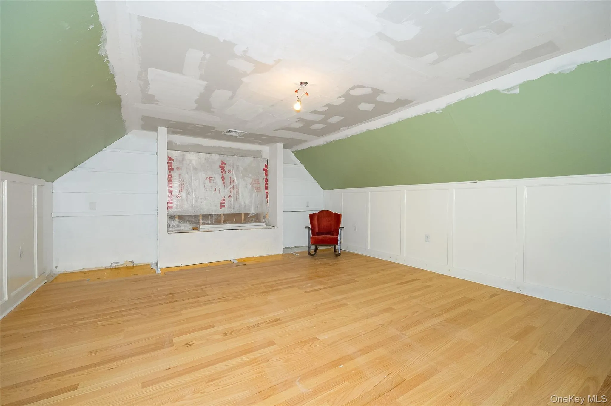 Artist's / Yoga Studio/ Craft & Hobby Room/ Playroom? Artist's / Yoga Studio/ Craft & Hobby Room/ Playroom?