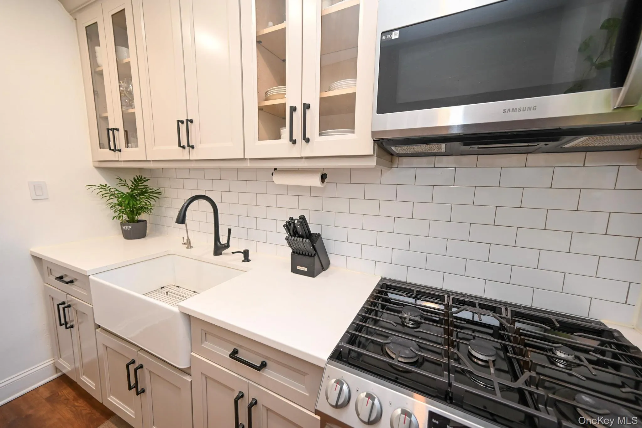 112-25 34th Avenue, New York, NY, 1 Bedroom Bedrooms, 3 Rooms Rooms,1 BathroomBathrooms,Residential Sale,For Rent,34th,0,998515 112-25 34th Avenue, New York, NY, 1 Bedroom Bedrooms, 3 Rooms Rooms,1 BathroomBathrooms,Residential Sale,For Rent,34th,0,998515