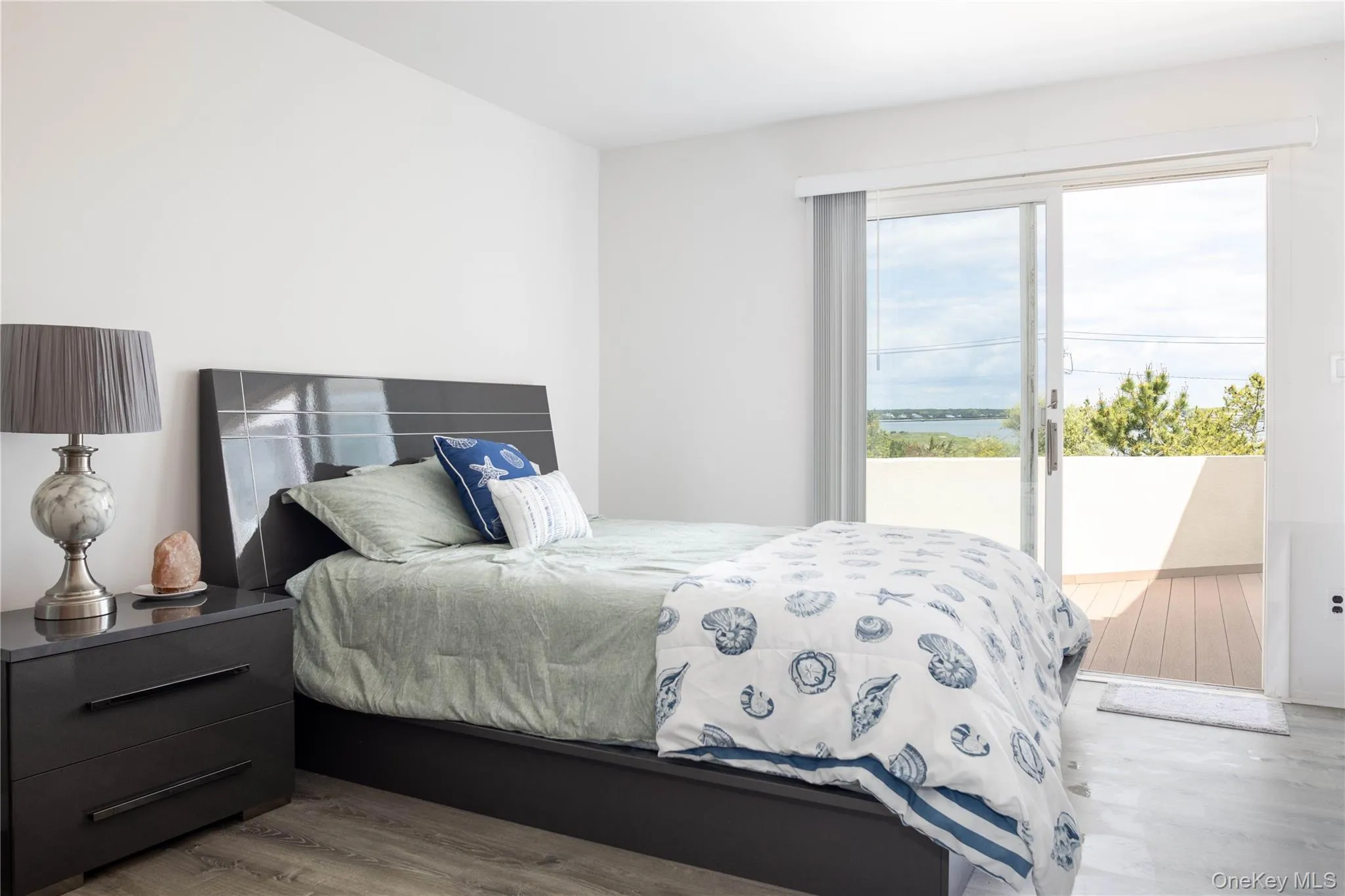 373 Dune Road, Southampton, NY, 4 Bedrooms Bedrooms, 7 Rooms Rooms,4 BathroomsBathrooms,Residential,For Rent,Dune,0,998516 373 Dune Road, Southampton, NY, 4 Bedrooms Bedrooms, 7 Rooms Rooms,4 BathroomsBathrooms,Residential,For Rent,Dune,0,998516