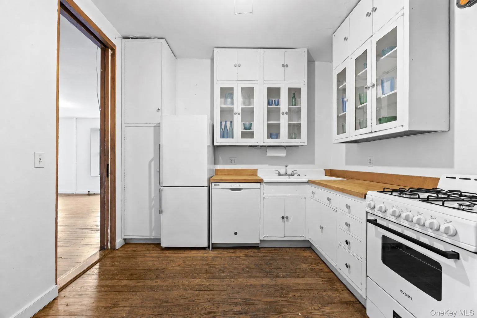 249 Eldridge Street, New York, NY, 1 Bedroom Bedrooms, 3 Rooms Rooms,1 BathroomBathrooms,Residential Sale,For Rent,Eldridge,0,998517 249 Eldridge Street, New York, NY, 1 Bedroom Bedrooms, 3 Rooms Rooms,1 BathroomBathrooms,Residential Sale,For Rent,Eldridge,0,998517