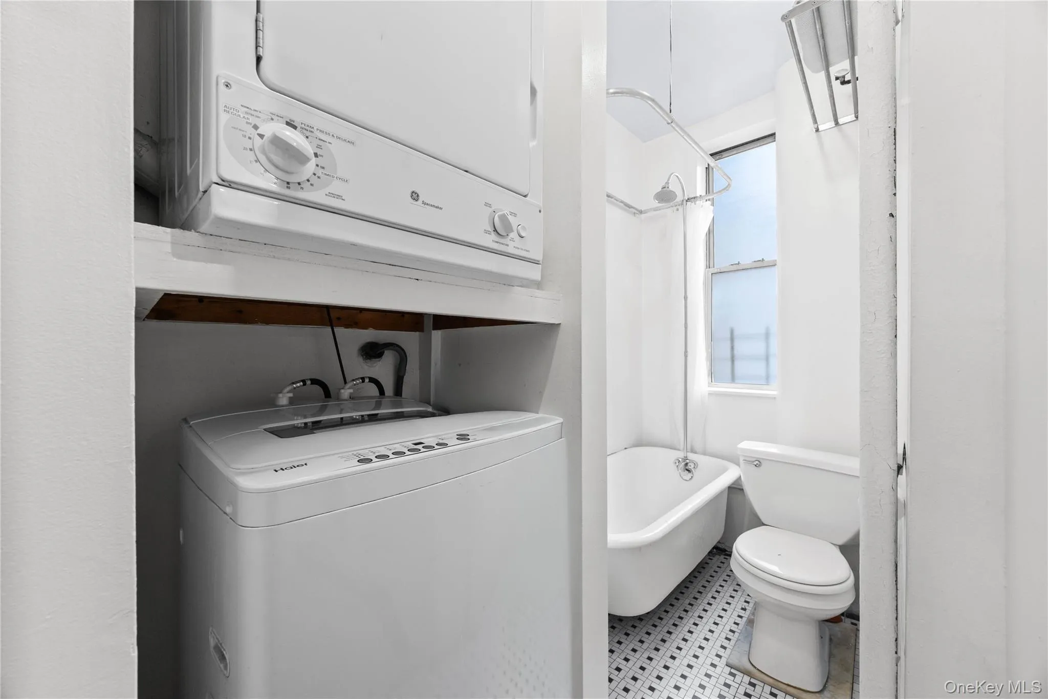 249 Eldridge Street, New York, NY, 1 Bedroom Bedrooms, 3 Rooms Rooms,1 BathroomBathrooms,Residential Sale,For Rent,Eldridge,0,998517 249 Eldridge Street, New York, NY, 1 Bedroom Bedrooms, 3 Rooms Rooms,1 BathroomBathrooms,Residential Sale,For Rent,Eldridge,0,998517