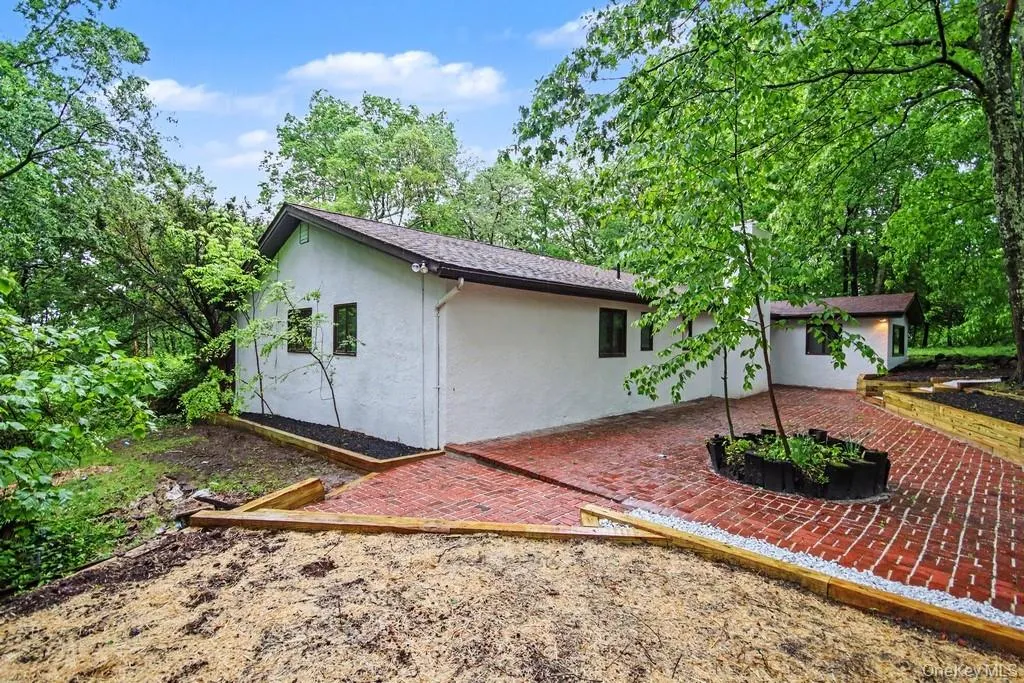 18 Hillside View Road, Carmel, NY, 4 Bedrooms Bedrooms, 11 Rooms Rooms,2 BathroomsBathrooms,Residential,For Rent,Hillside View,0,998518 18 Hillside View Road, Carmel, NY, 4 Bedrooms Bedrooms, 11 Rooms Rooms,2 BathroomsBathrooms,Residential,For Rent,Hillside View,0,998518
