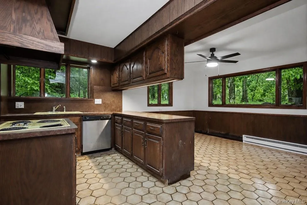 18 Hillside View Road, Carmel, NY, 4 Bedrooms Bedrooms, 11 Rooms Rooms,2 BathroomsBathrooms,Residential,For Rent,Hillside View,0,998518 18 Hillside View Road, Carmel, NY, 4 Bedrooms Bedrooms, 11 Rooms Rooms,2 BathroomsBathrooms,Residential,For Rent,Hillside View,0,998518
