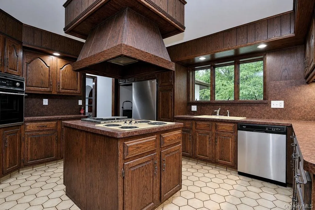 18 Hillside View Road, Carmel, NY, 4 Bedrooms Bedrooms, 11 Rooms Rooms,2 BathroomsBathrooms,Residential,For Rent,Hillside View,0,998518 18 Hillside View Road, Carmel, NY, 4 Bedrooms Bedrooms, 11 Rooms Rooms,2 BathroomsBathrooms,Residential,For Rent,Hillside View,0,998518