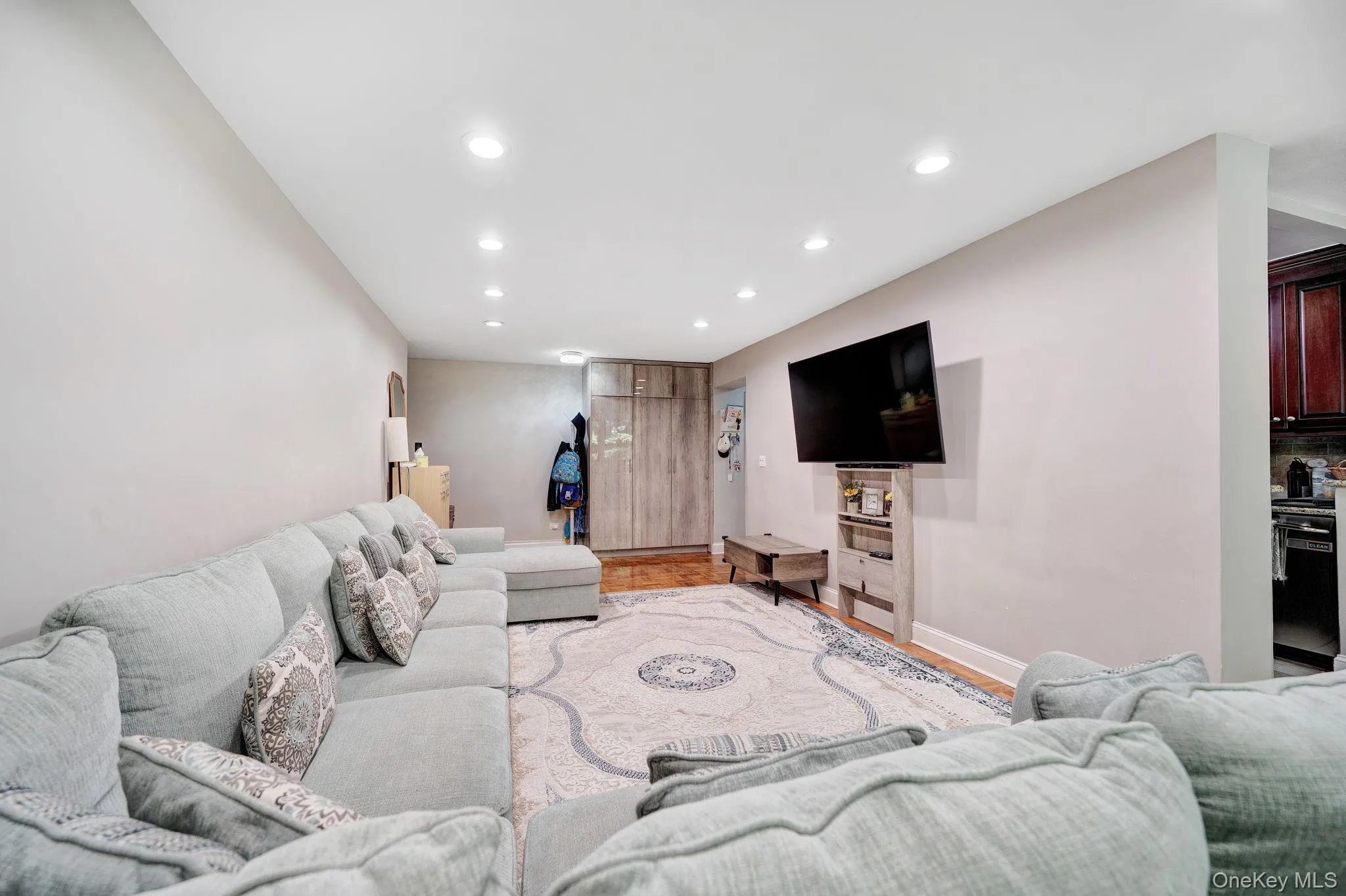 75-34 Bell Boulevard, New York, NY, 3 Bedrooms Bedrooms, 7 Rooms Rooms,2 BathroomsBathrooms,Residential Sale,For Rent,Bell,0,998531 75-34 Bell Boulevard, New York, NY, 3 Bedrooms Bedrooms, 7 Rooms Rooms,2 BathroomsBathrooms,Residential Sale,For Rent,Bell,0,998531