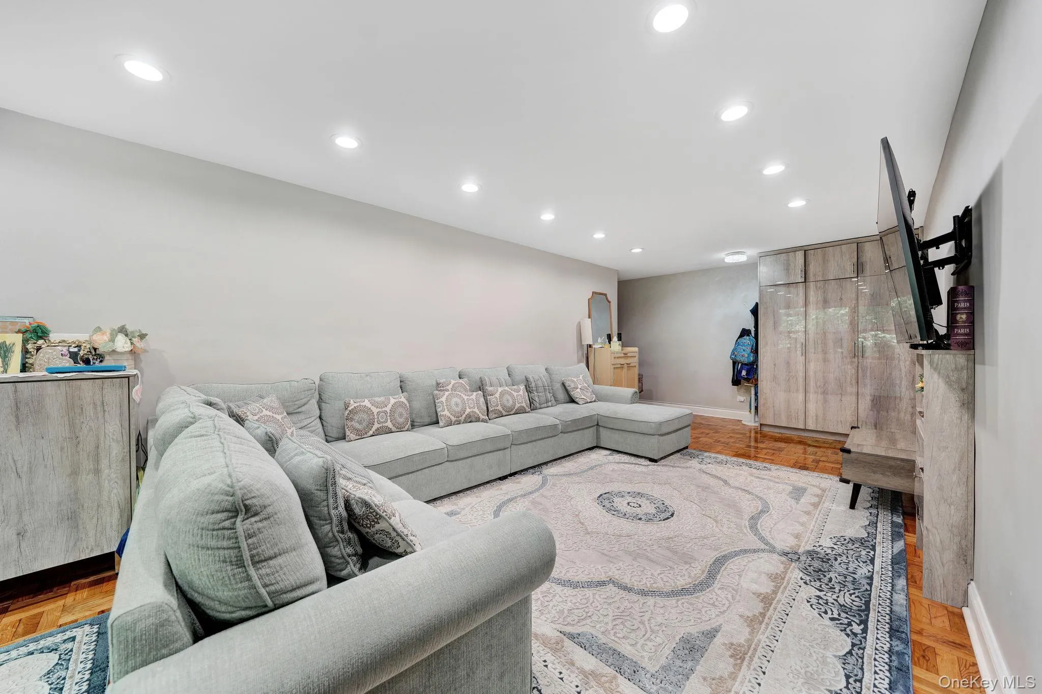 75-34 Bell Boulevard, New York, NY, 3 Bedrooms Bedrooms, 7 Rooms Rooms,2 BathroomsBathrooms,Residential Sale,For Rent,Bell,0,998531 75-34 Bell Boulevard, New York, NY, 3 Bedrooms Bedrooms, 7 Rooms Rooms,2 BathroomsBathrooms,Residential Sale,For Rent,Bell,0,998531