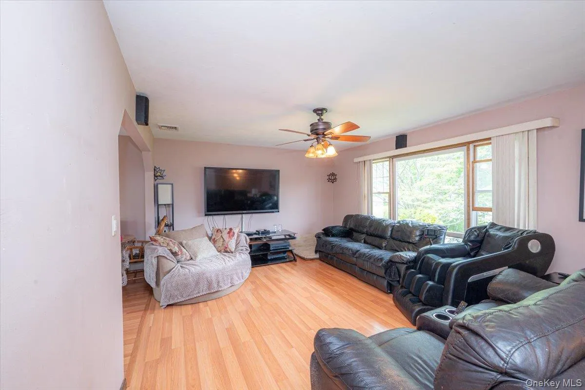 219 Kensington Avenue, Islip, NY, 5 Bedrooms Bedrooms, 10 Rooms Rooms,3 BathroomsBathrooms,Residential,For Rent,Kensington,0,998539 219 Kensington Avenue, Islip, NY, 5 Bedrooms Bedrooms, 10 Rooms Rooms,3 BathroomsBathrooms,Residential,For Rent,Kensington,0,998539