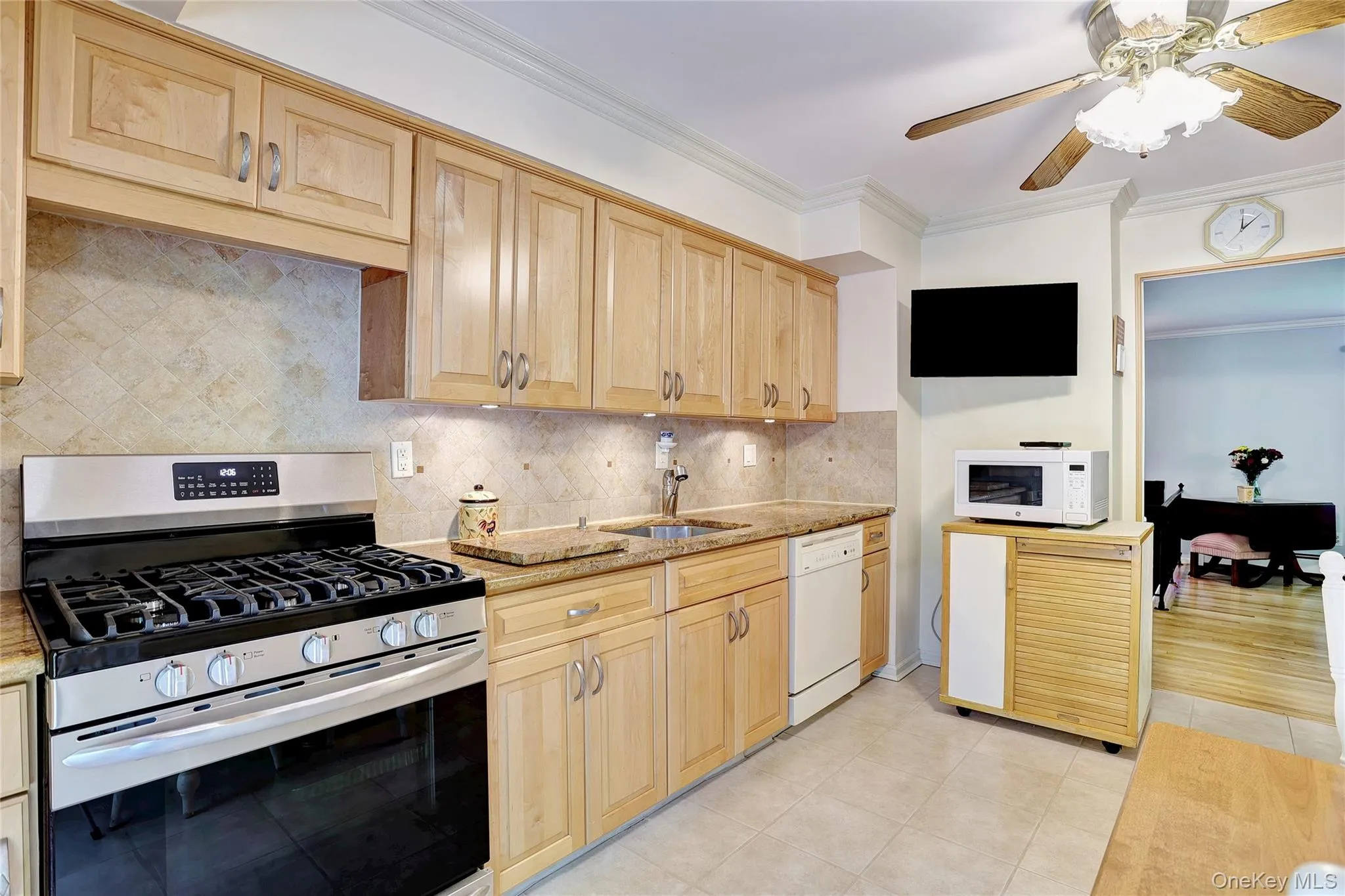 164 Phillips Hill Road, Clarkstown, NY, 4 Bedrooms Bedrooms, 8 Rooms Rooms,2 BathroomsBathrooms,Residential,For Rent,Phillips Hill,0,998542 164 Phillips Hill Road, Clarkstown, NY, 4 Bedrooms Bedrooms, 8 Rooms Rooms,2 BathroomsBathrooms,Residential,For Rent,Phillips Hill,0,998542