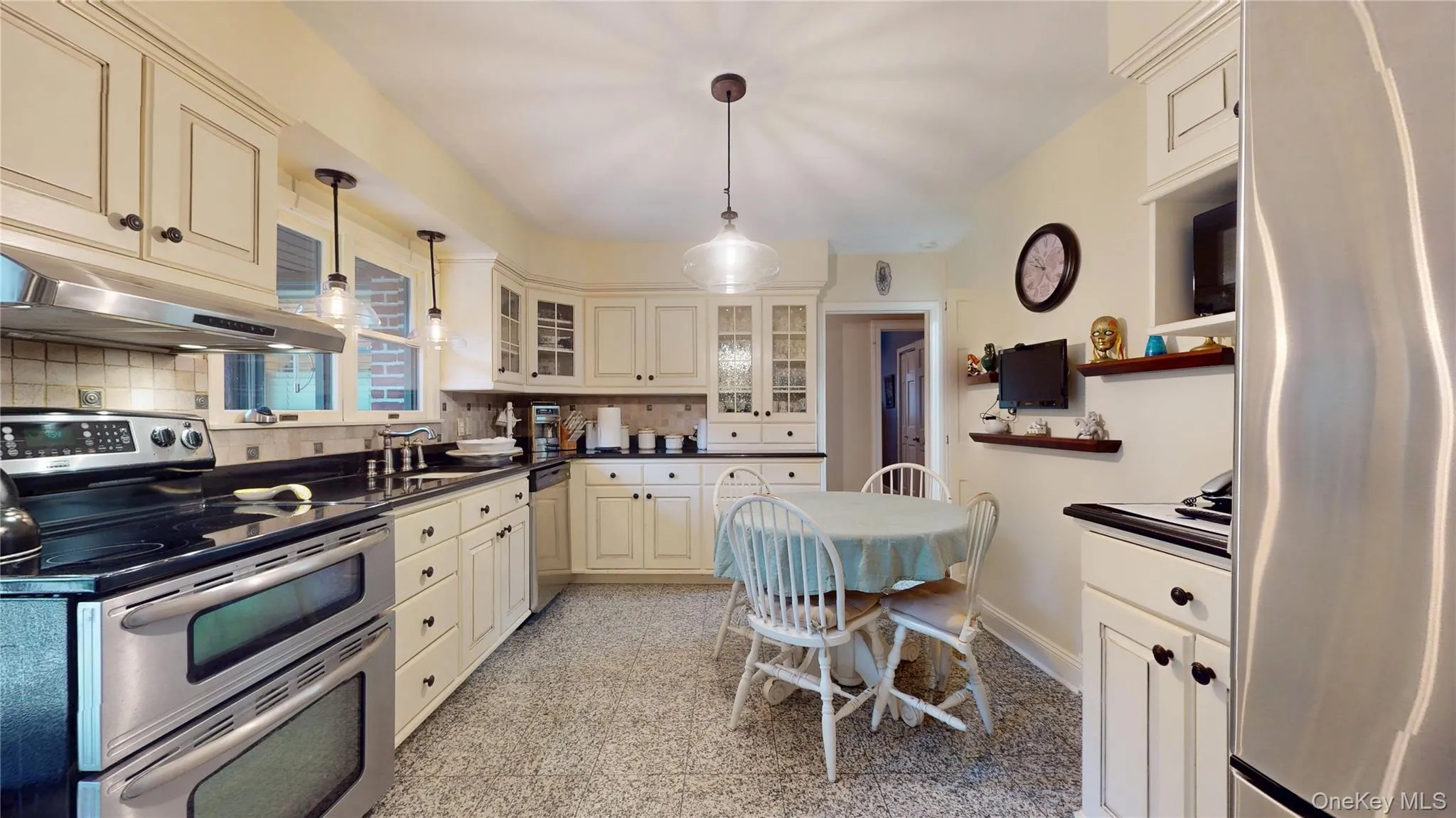 3401 Homestead Avenue, Hempstead, NY, 3 Bedrooms Bedrooms, 8 Rooms Rooms,3 BathroomsBathrooms,Residential,For Rent,Homestead,0,998545 3401 Homestead Avenue, Hempstead, NY, 3 Bedrooms Bedrooms, 8 Rooms Rooms,3 BathroomsBathrooms,Residential,For Rent,Homestead,0,998545
