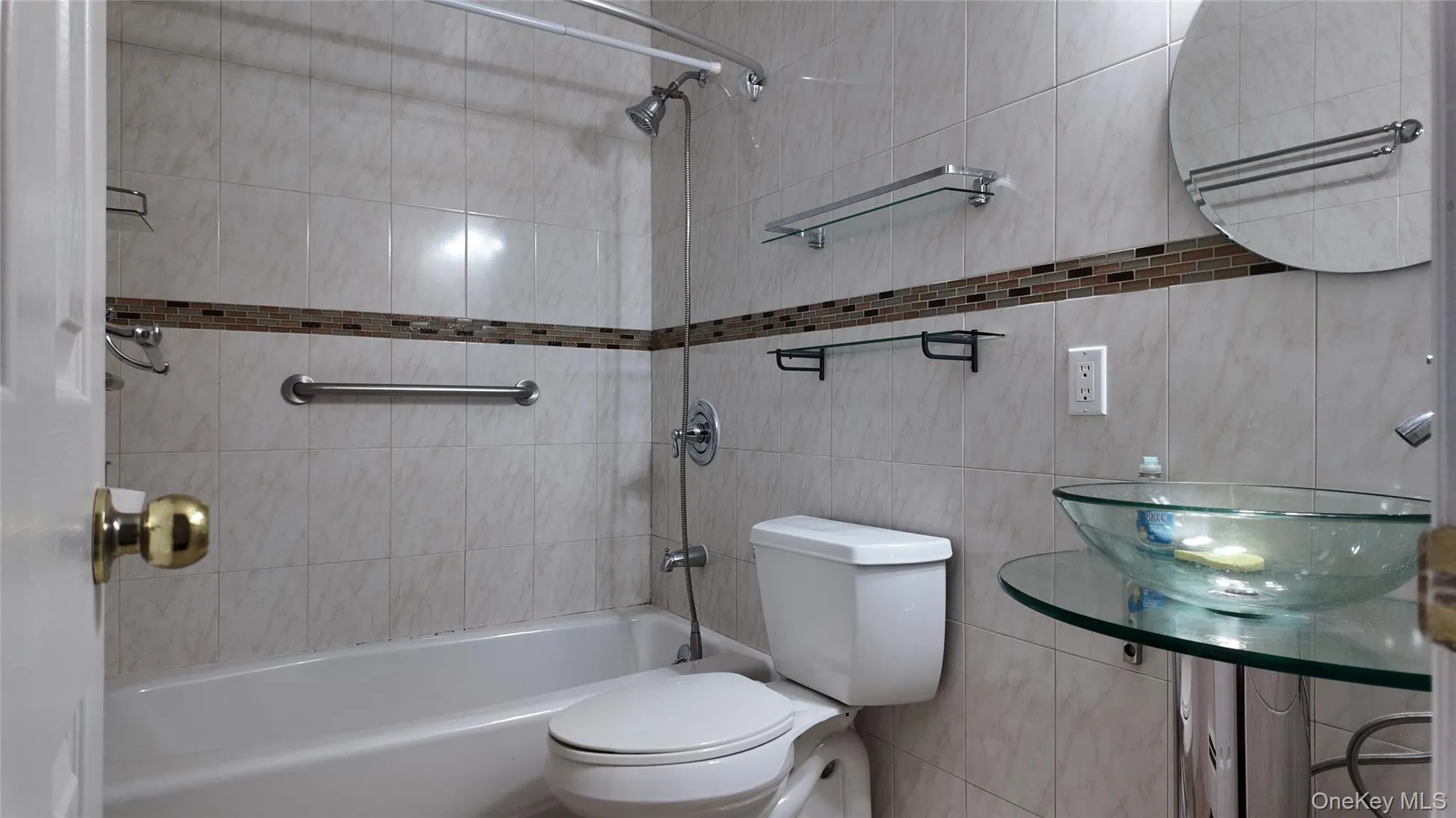 84-40 98 Street, New York, NY, 3 Bedrooms Bedrooms, 7 Rooms Rooms,2 BathroomsBathrooms,Residential Lease,For Rent,98,0,998547 84-40 98 Street, New York, NY, 3 Bedrooms Bedrooms, 7 Rooms Rooms,2 BathroomsBathrooms,Residential Lease,For Rent,98,0,998547