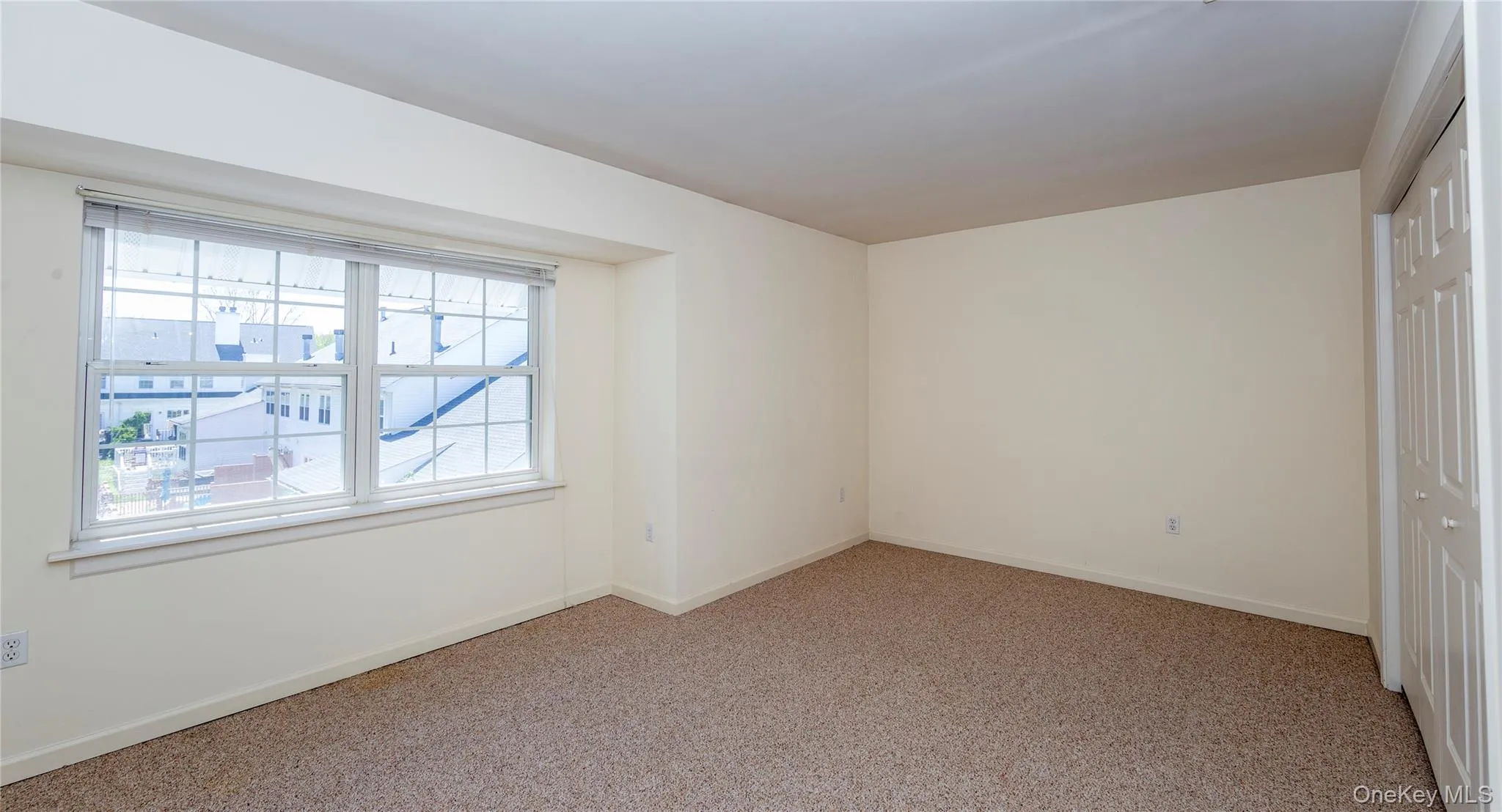 Nicely sized second bedroom. Nicely sized second bedroom.