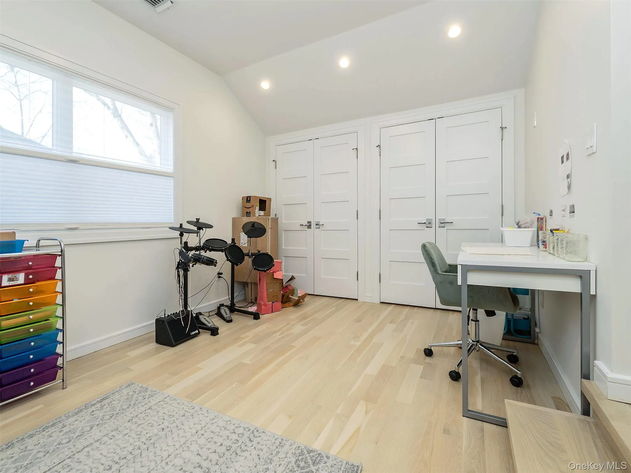 27 Pine Street, North Hempstead, NY, 4 Bedrooms Bedrooms, 8 Rooms Rooms,4 BathroomsBathrooms,Residential Lease,For Rent,Pine,0,998566 27 Pine Street, North Hempstead, NY, 4 Bedrooms Bedrooms, 8 Rooms Rooms,4 BathroomsBathrooms,Residential Lease,For Rent,Pine,0,998566