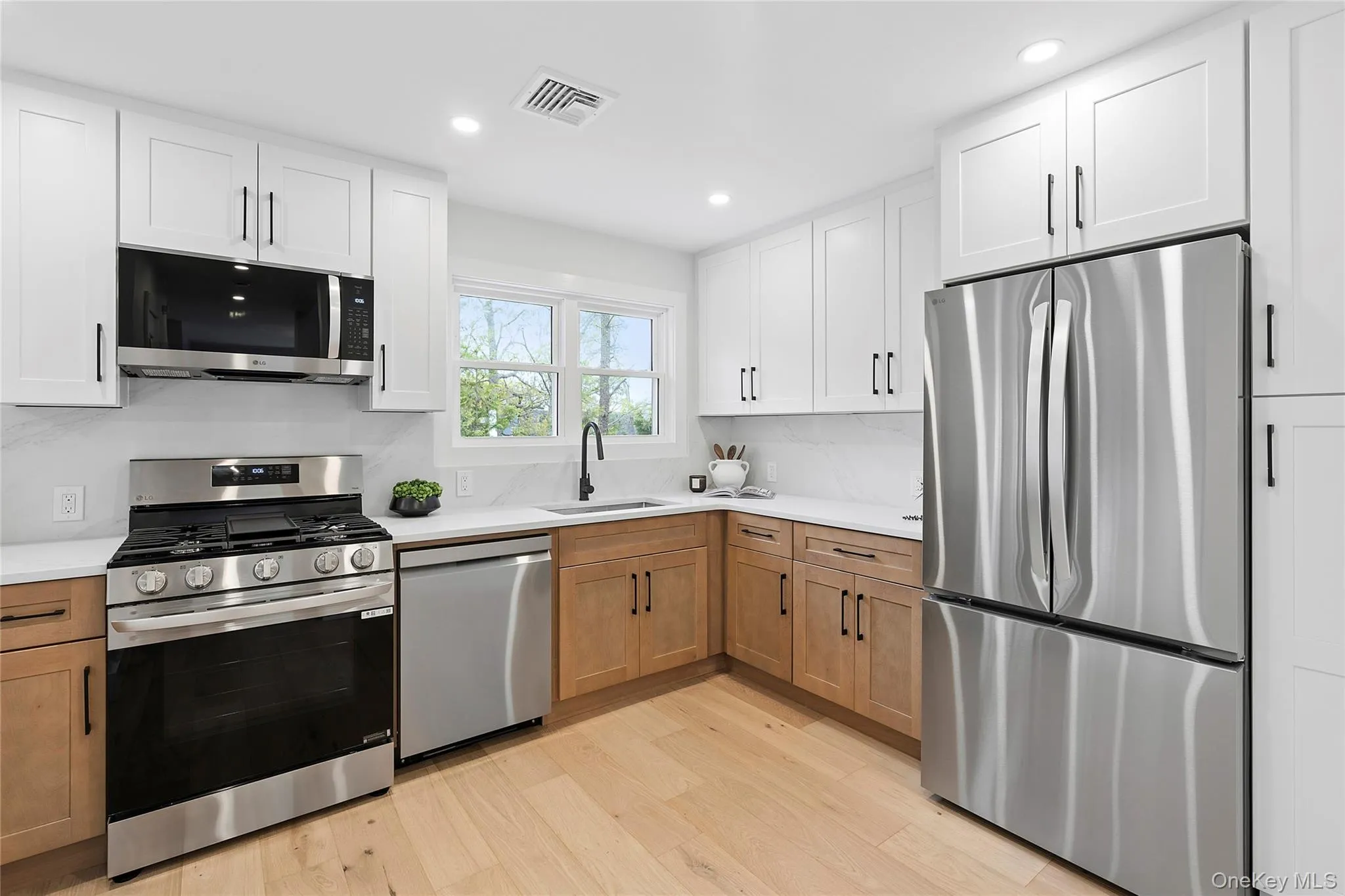 53 Shore Road, Southampton, NY, 3 Bedrooms Bedrooms, 7 Rooms Rooms,2 BathroomsBathrooms,Residential,For Rent,Shore,0,998567 53 Shore Road, Southampton, NY, 3 Bedrooms Bedrooms, 7 Rooms Rooms,2 BathroomsBathrooms,Residential,For Rent,Shore,0,998567