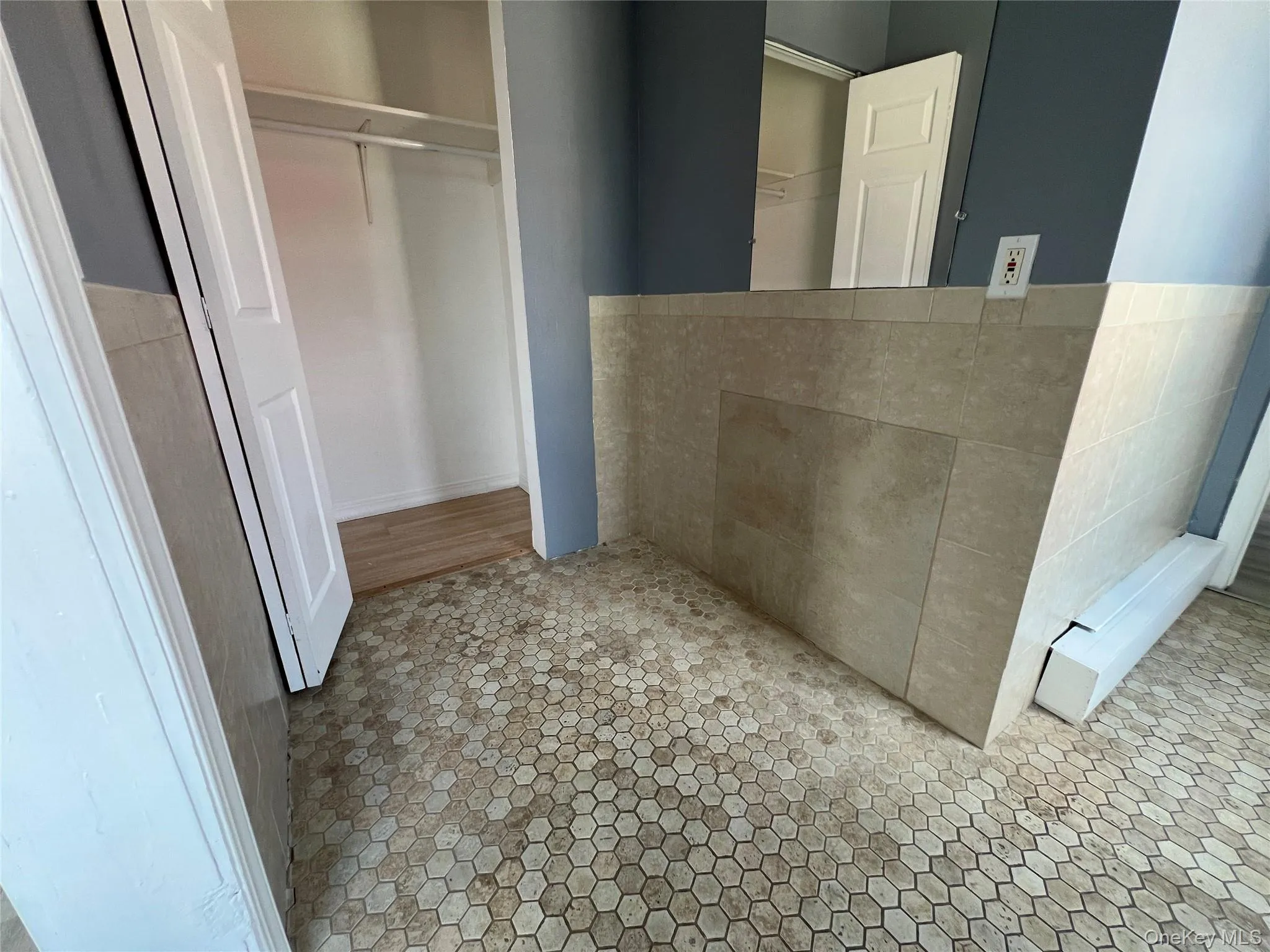 Great space for make up table Great space for make up table