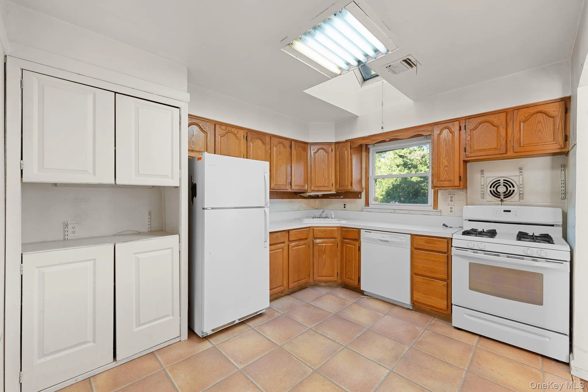 23 Library Lane, Oyster Bay, NY, 4 Bedrooms Bedrooms, 8 Rooms Rooms,2 BathroomsBathrooms,Residential Sale,For Rent,Library,0,998581 23 Library Lane, Oyster Bay, NY, 4 Bedrooms Bedrooms, 8 Rooms Rooms,2 BathroomsBathrooms,Residential Sale,For Rent,Library,0,998581