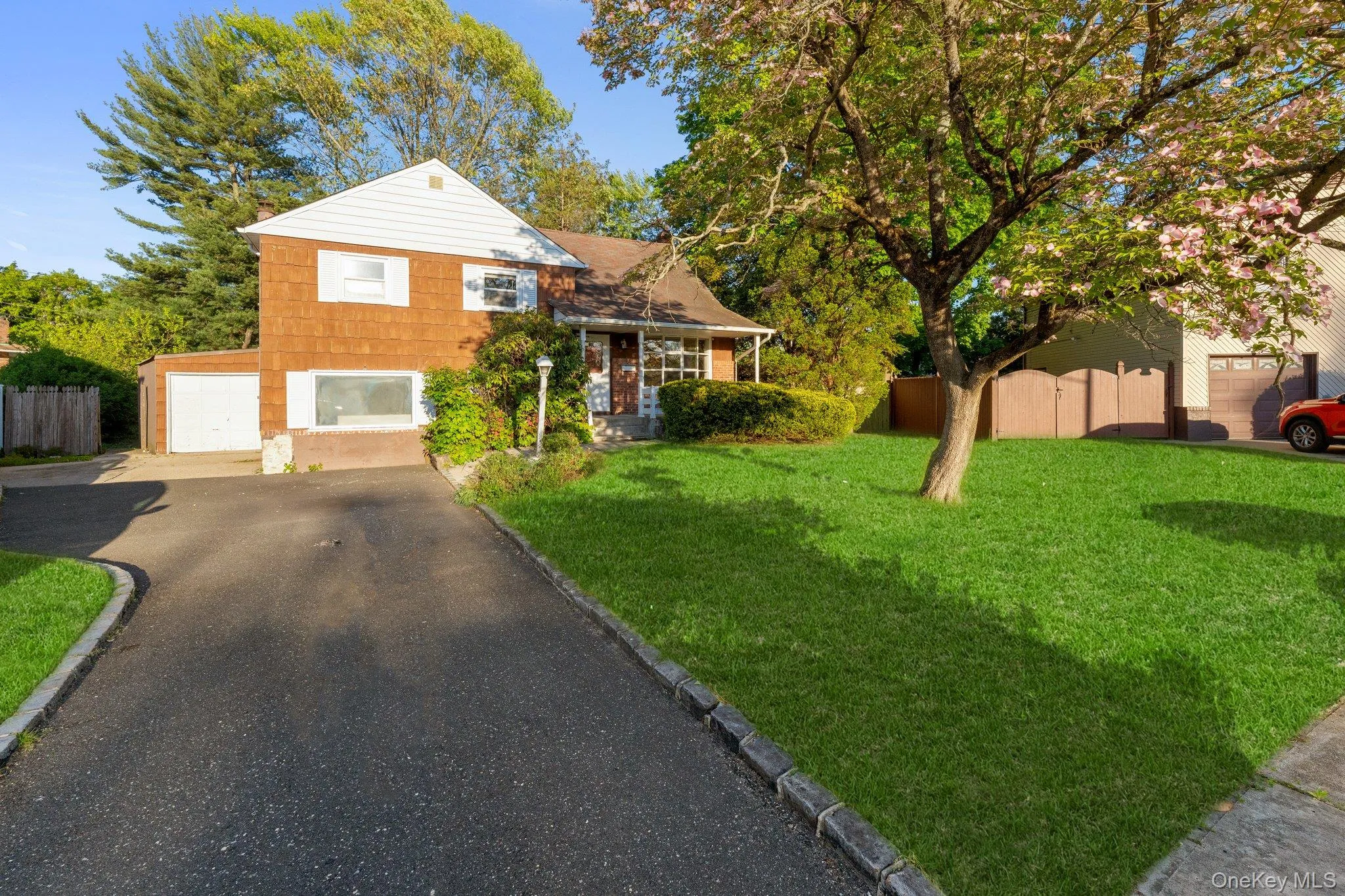 23 Library Lane, Oyster Bay, NY, 4 Bedrooms Bedrooms, 8 Rooms Rooms,2 BathroomsBathrooms,Residential Sale,For Rent,Library,0,998581 23 Library Lane, Oyster Bay, NY, 4 Bedrooms Bedrooms, 8 Rooms Rooms,2 BathroomsBathrooms,Residential Sale,For Rent,Library,0,998581