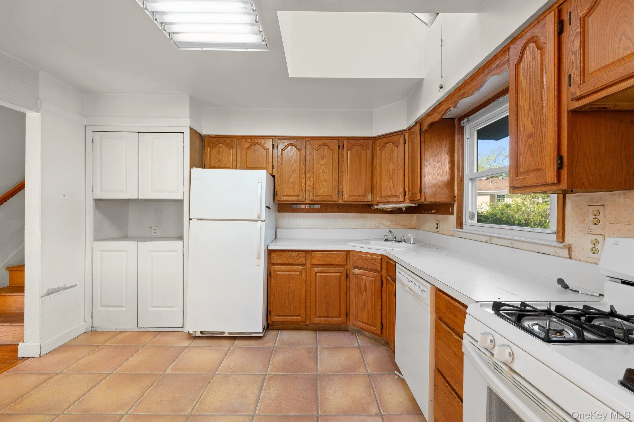 23 Library Lane, Oyster Bay, NY, 4 Bedrooms Bedrooms, 8 Rooms Rooms,2 BathroomsBathrooms,Residential Sale,For Rent,Library,0,998581 23 Library Lane, Oyster Bay, NY, 4 Bedrooms Bedrooms, 8 Rooms Rooms,2 BathroomsBathrooms,Residential Sale,For Rent,Library,0,998581