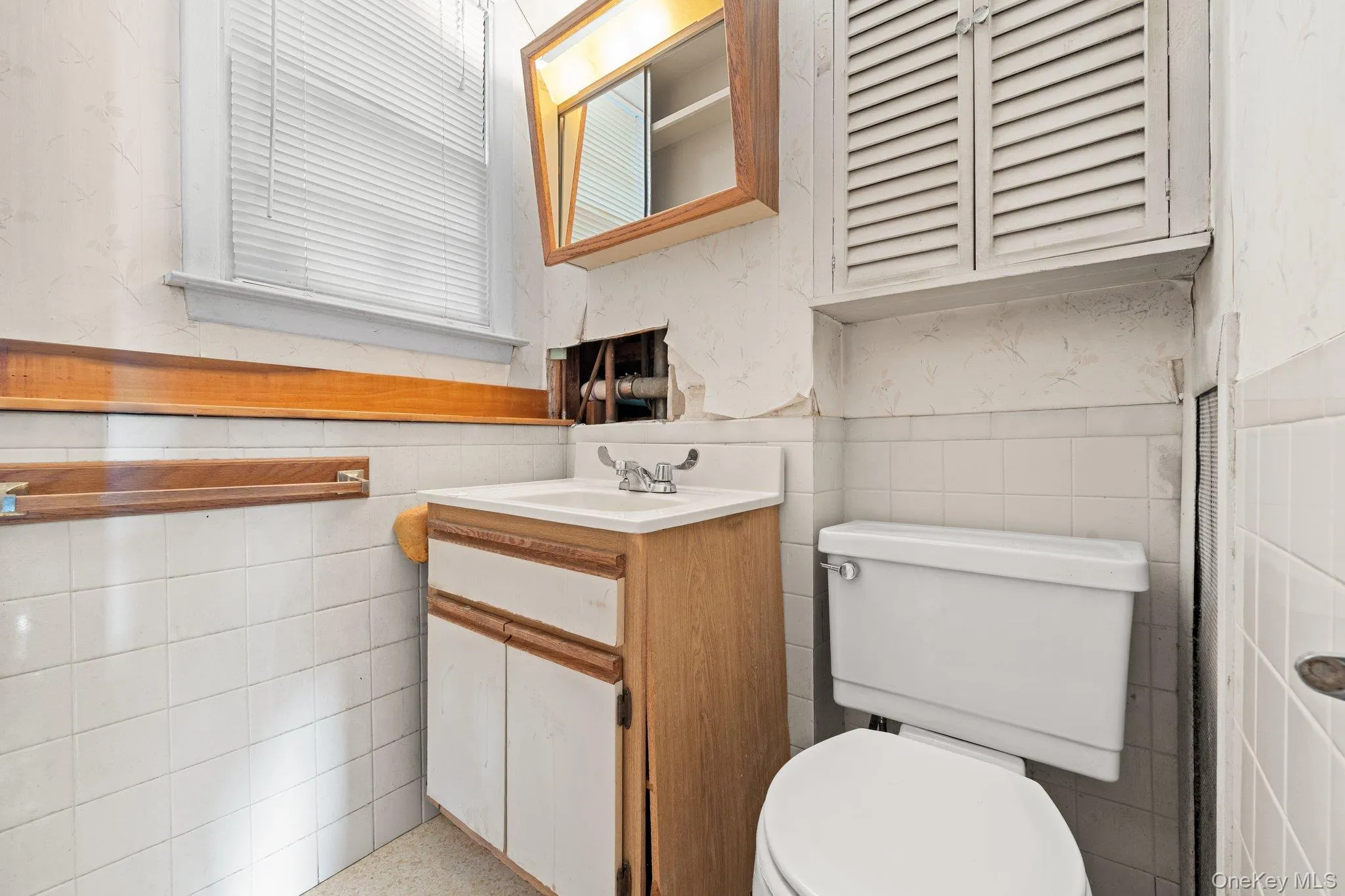 23 Library Lane, Oyster Bay, NY, 4 Bedrooms Bedrooms, 8 Rooms Rooms,2 BathroomsBathrooms,Residential Sale,For Rent,Library,0,998581 23 Library Lane, Oyster Bay, NY, 4 Bedrooms Bedrooms, 8 Rooms Rooms,2 BathroomsBathrooms,Residential Sale,For Rent,Library,0,998581