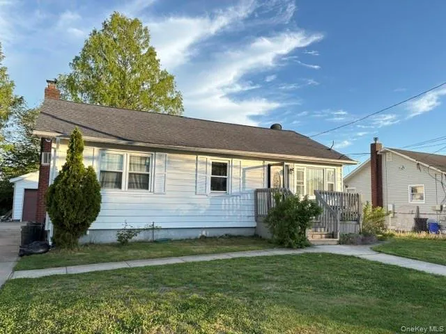 811 9th Street, West Babylon, NY, 3 Bedrooms Bedrooms, 6 Rooms Rooms,1 BathroomBathrooms,Residential Sale,For Rent,9th,0,998595 811 9th Street, West Babylon, NY, 3 Bedrooms Bedrooms, 6 Rooms Rooms,1 BathroomBathrooms,Residential Sale,For Rent,9th,0,998595