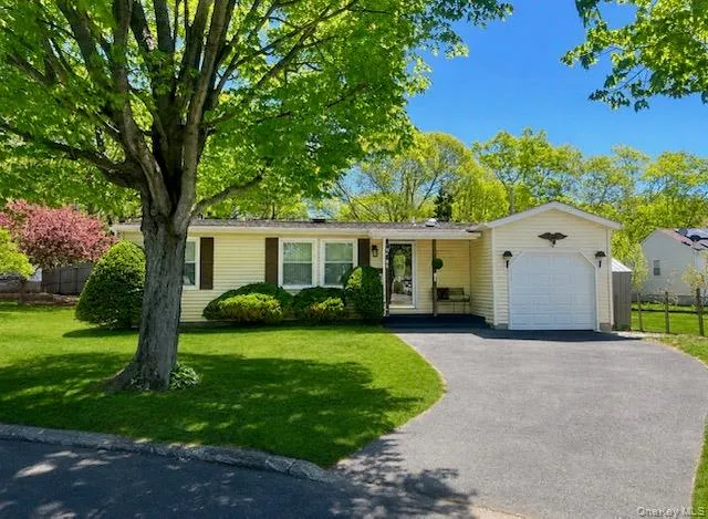 19 Village Circle, Brookhaven, NY, 2 Bedrooms Bedrooms, 5 Rooms Rooms,2 BathroomsBathrooms,Residential Sale,For Rent,Village,0,998604 19 Village Circle, Brookhaven, NY, 2 Bedrooms Bedrooms, 5 Rooms Rooms,2 BathroomsBathrooms,Residential Sale,For Rent,Village,0,998604