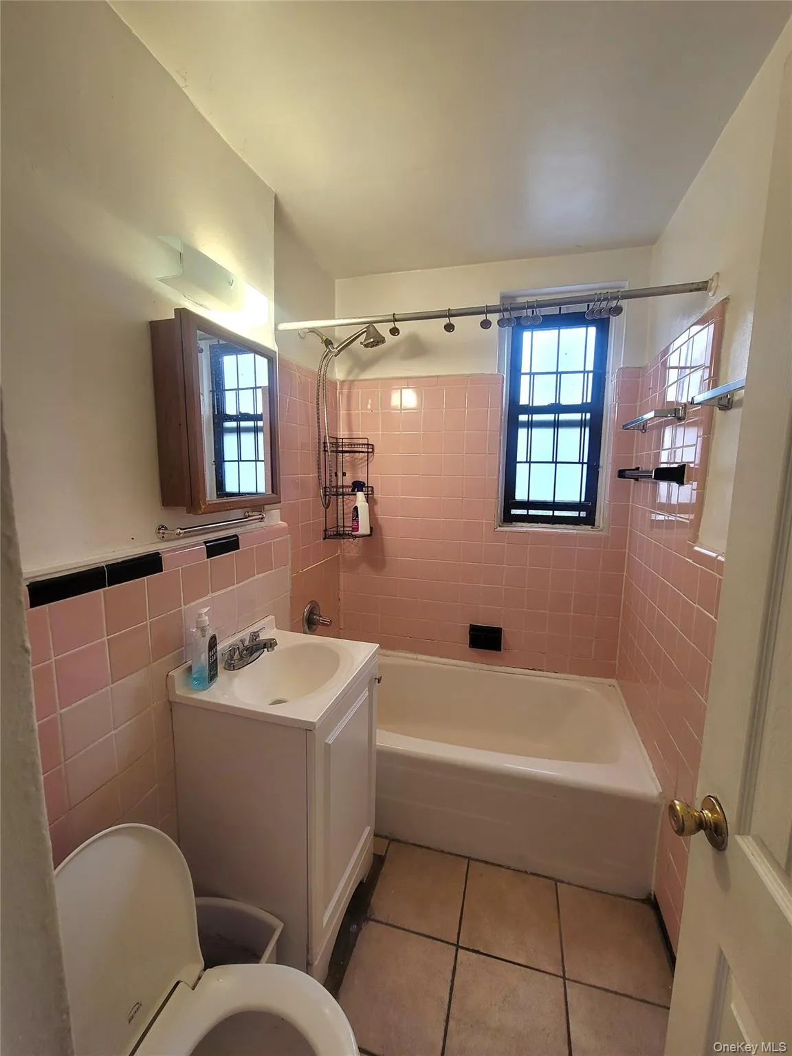 87-20 175th Street, New York, NY, 1 Bedroom Bedrooms, 5 Rooms Rooms,1 BathroomBathrooms,Residential Sale,For Rent,175th,0,998610 87-20 175th Street, New York, NY, 1 Bedroom Bedrooms, 5 Rooms Rooms,1 BathroomBathrooms,Residential Sale,For Rent,175th,0,998610