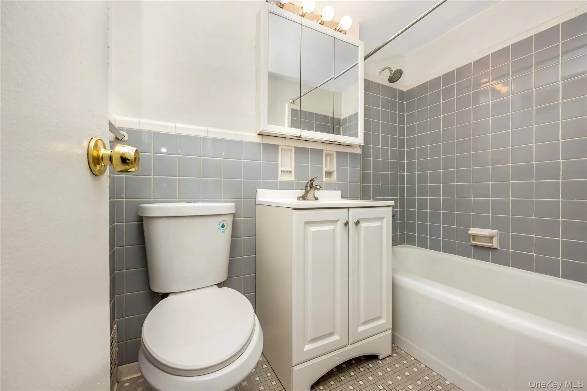 97-40 62nd Drive, New York, NY, 3 Rooms Rooms,1 BathroomBathrooms,Residential Sale,For Rent,62nd,0,998619 97-40 62nd Drive, New York, NY, 3 Rooms Rooms,1 BathroomBathrooms,Residential Sale,For Rent,62nd,0,998619