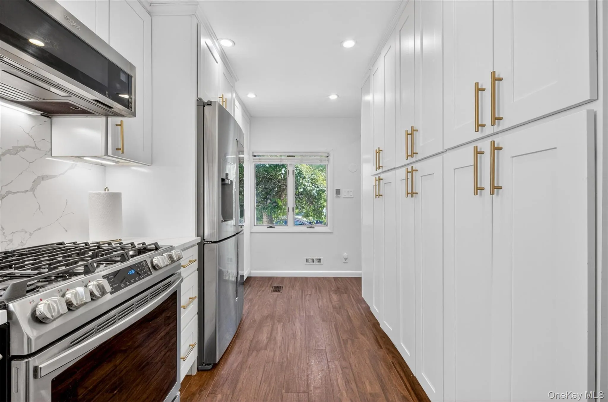 269-03 81st Avenue, New York, NY, 4 Bedrooms Bedrooms, 12 Rooms Rooms,3 BathroomsBathrooms,Residential,For Rent,81st,0,998620 269-03 81st Avenue, New York, NY, 4 Bedrooms Bedrooms, 12 Rooms Rooms,3 BathroomsBathrooms,Residential,For Rent,81st,0,998620