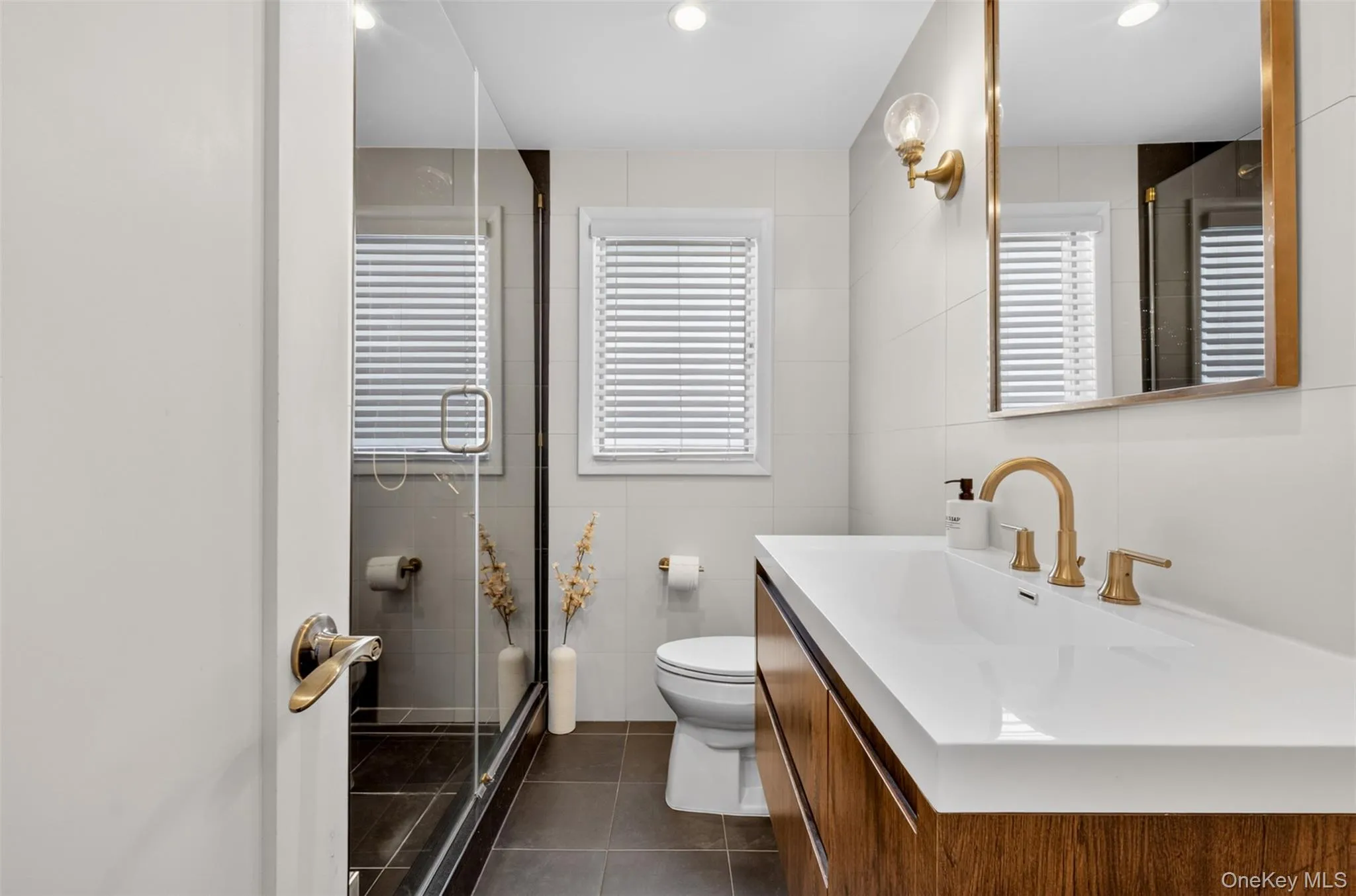 269-03 81st Avenue, New York, NY, 4 Bedrooms Bedrooms, 12 Rooms Rooms,3 BathroomsBathrooms,Residential,For Rent,81st,0,998620 269-03 81st Avenue, New York, NY, 4 Bedrooms Bedrooms, 12 Rooms Rooms,3 BathroomsBathrooms,Residential,For Rent,81st,0,998620