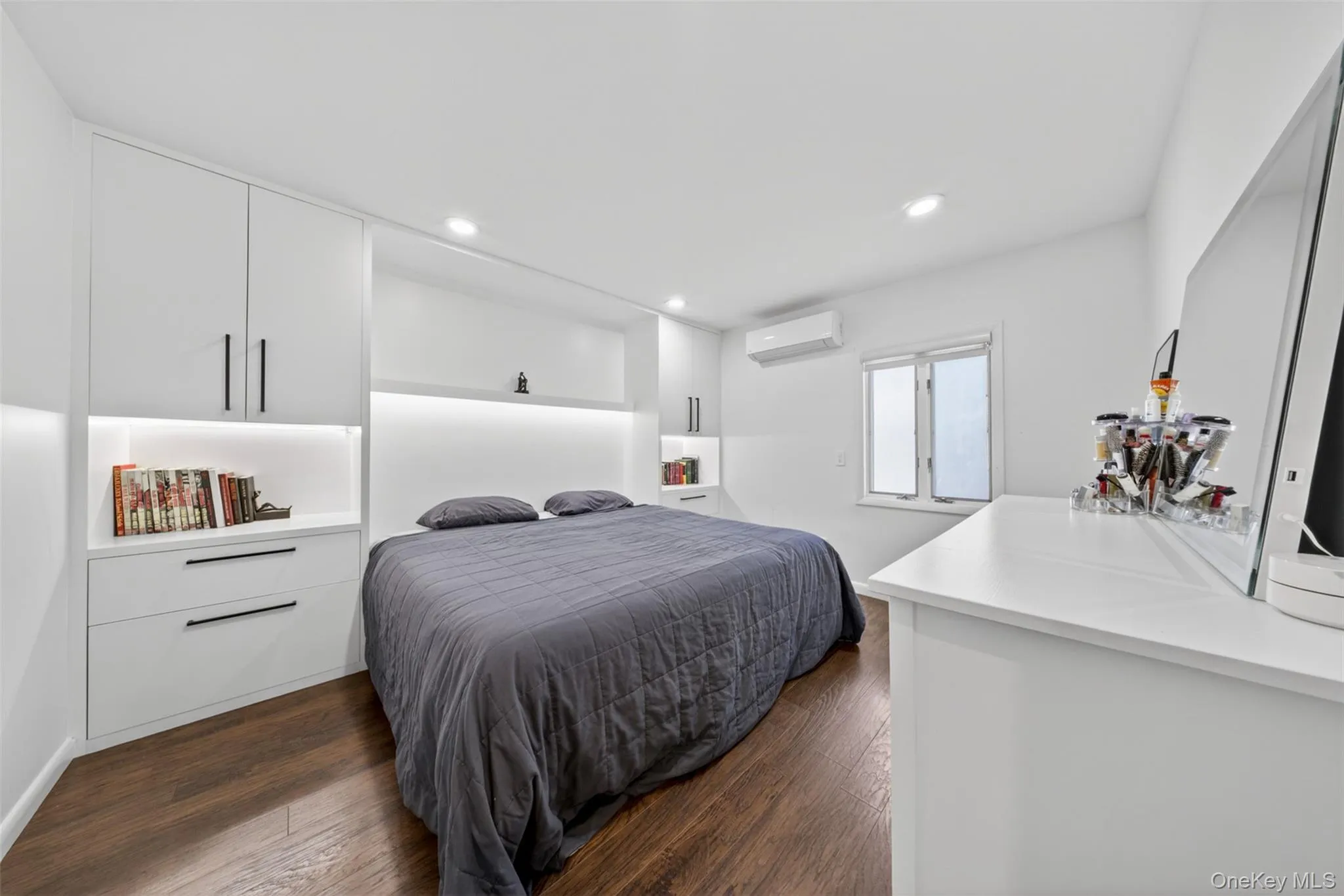 269-03 81st Avenue, New York, NY, 4 Bedrooms Bedrooms, 12 Rooms Rooms,3 BathroomsBathrooms,Residential,For Rent,81st,0,998620 269-03 81st Avenue, New York, NY, 4 Bedrooms Bedrooms, 12 Rooms Rooms,3 BathroomsBathrooms,Residential,For Rent,81st,0,998620