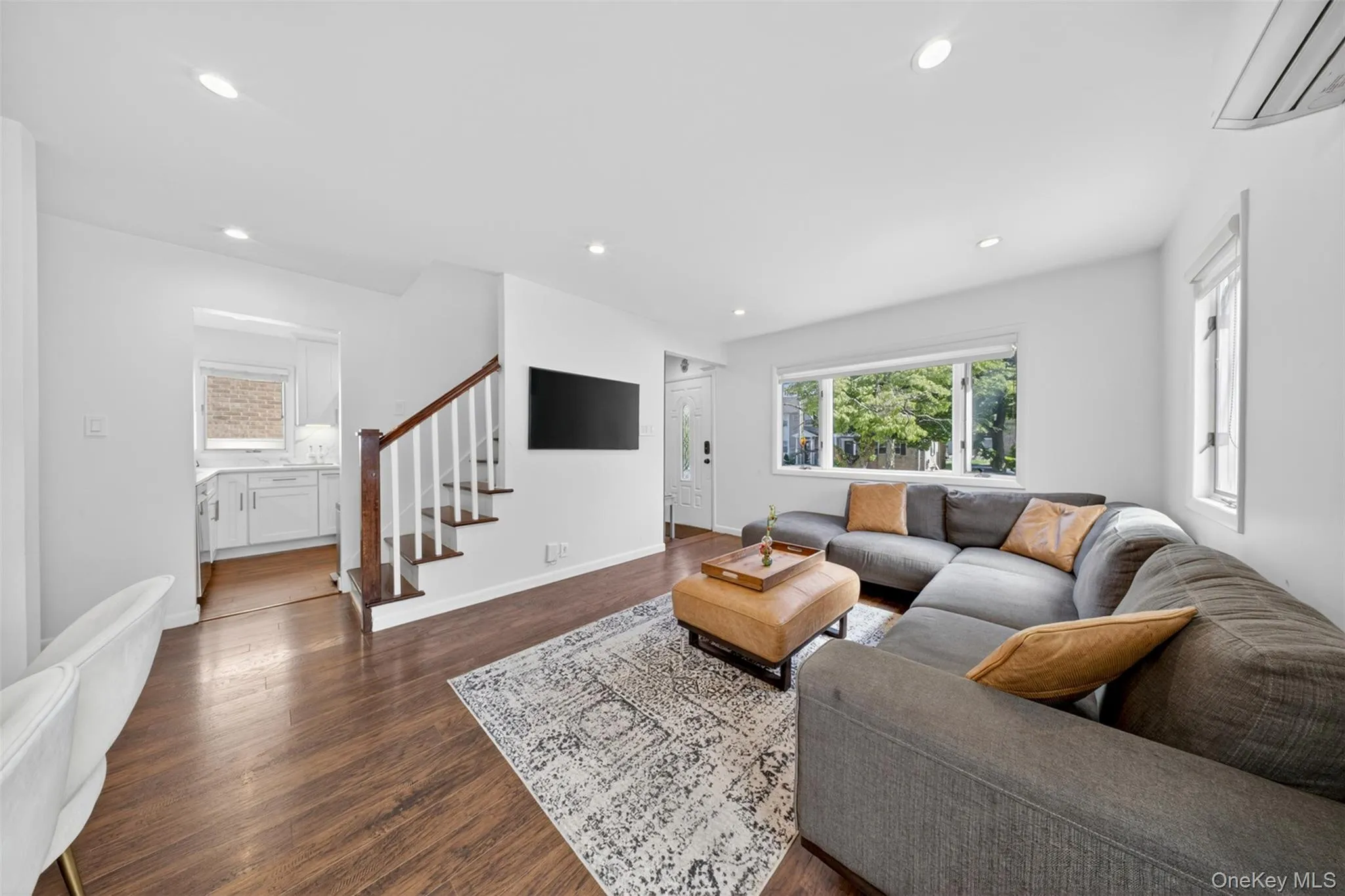 269-03 81st Avenue, New York, NY, 4 Bedrooms Bedrooms, 12 Rooms Rooms,3 BathroomsBathrooms,Residential,For Rent,81st,0,998620 269-03 81st Avenue, New York, NY, 4 Bedrooms Bedrooms, 12 Rooms Rooms,3 BathroomsBathrooms,Residential,For Rent,81st,0,998620