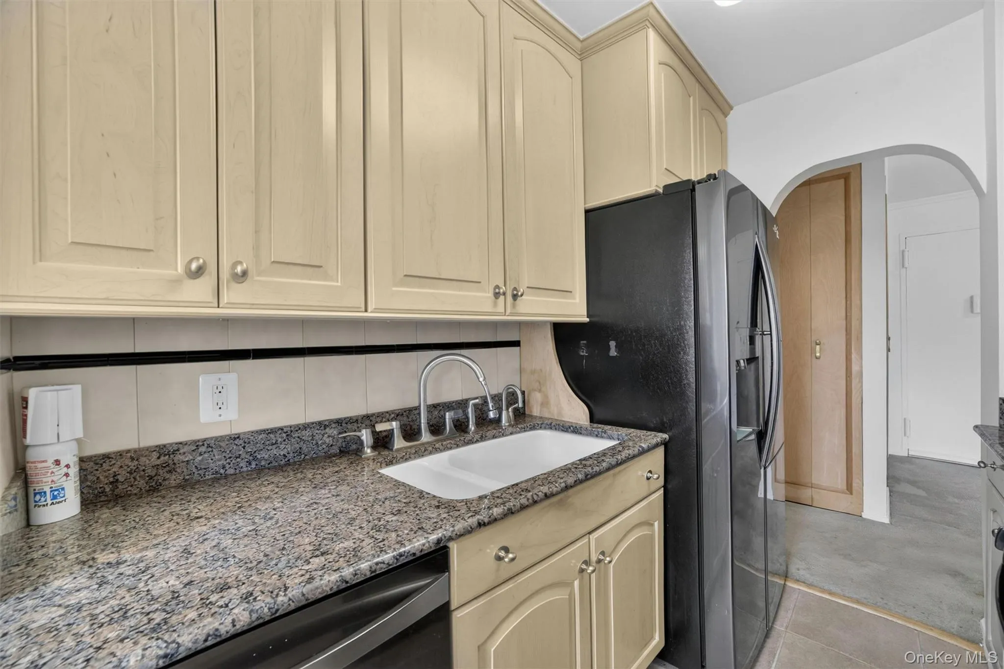 kitchen with granite counter topps kitchen with granite counter topps
