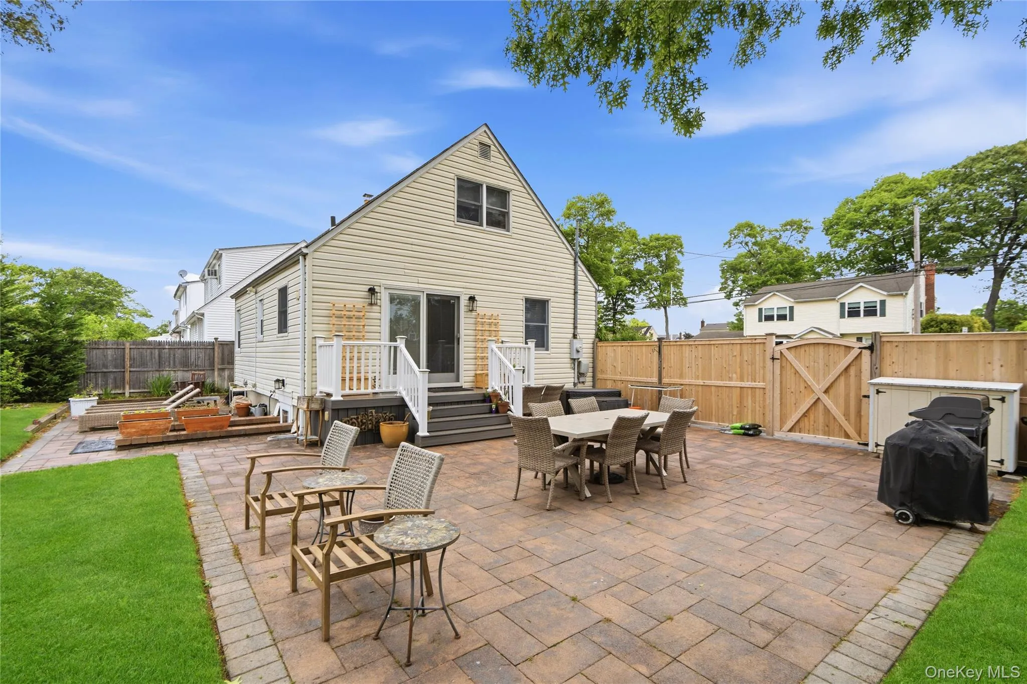 319 Fulton Avenue, Babylon, NY, 4 Bedrooms Bedrooms, 6 Rooms Rooms,1 BathroomBathrooms,Residential,For Rent,Fulton,0,998624 319 Fulton Avenue, Babylon, NY, 4 Bedrooms Bedrooms, 6 Rooms Rooms,1 BathroomBathrooms,Residential,For Rent,Fulton,0,998624