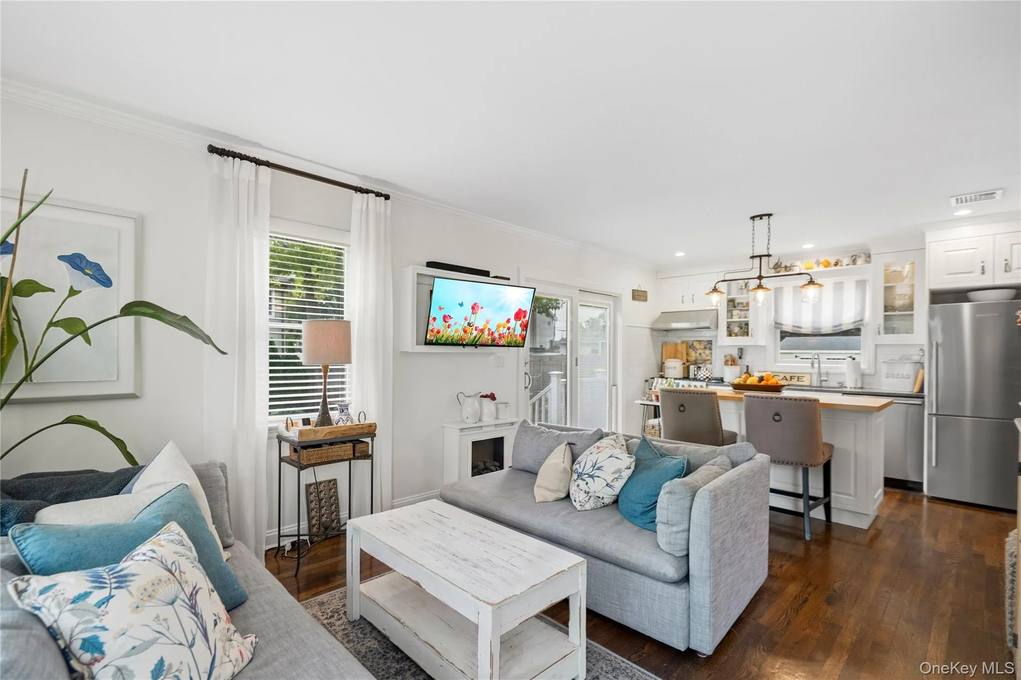 319 Fulton Avenue, Babylon, NY, 4 Bedrooms Bedrooms, 6 Rooms Rooms,1 BathroomBathrooms,Residential,For Rent,Fulton,0,998624 319 Fulton Avenue, Babylon, NY, 4 Bedrooms Bedrooms, 6 Rooms Rooms,1 BathroomBathrooms,Residential,For Rent,Fulton,0,998624