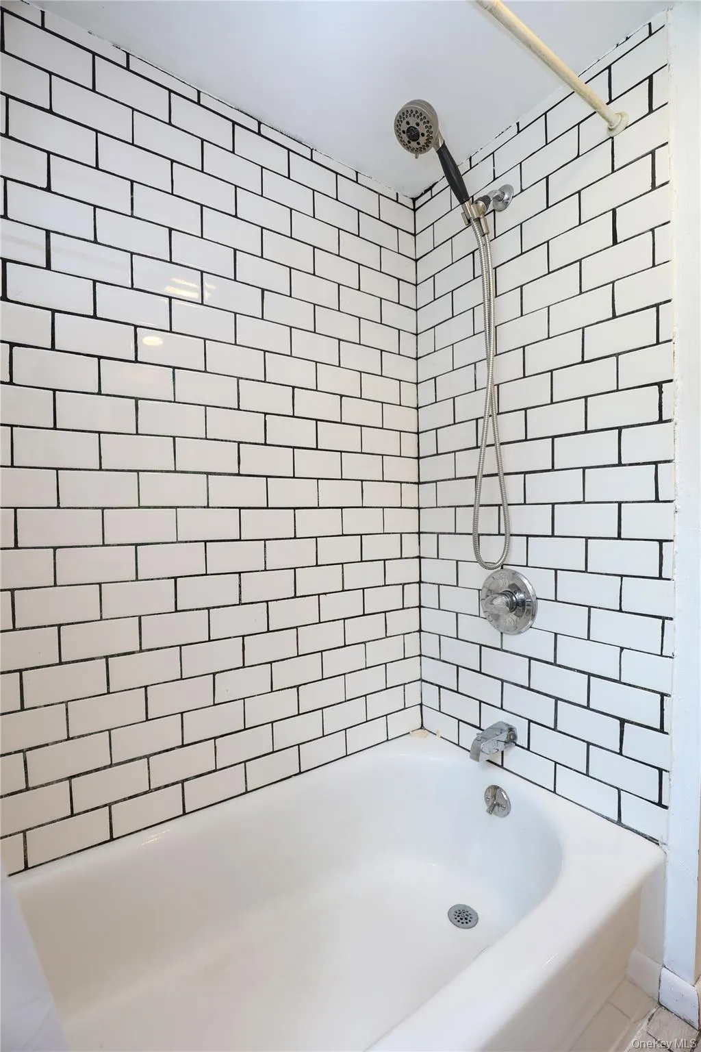 52 Phillips Avenue, Lloyd, NY, 4 Bedrooms Bedrooms, 6 Rooms Rooms,2 BathroomsBathrooms,Residential,For Rent,Phillips,0,998627 52 Phillips Avenue, Lloyd, NY, 4 Bedrooms Bedrooms, 6 Rooms Rooms,2 BathroomsBathrooms,Residential,For Rent,Phillips,0,998627