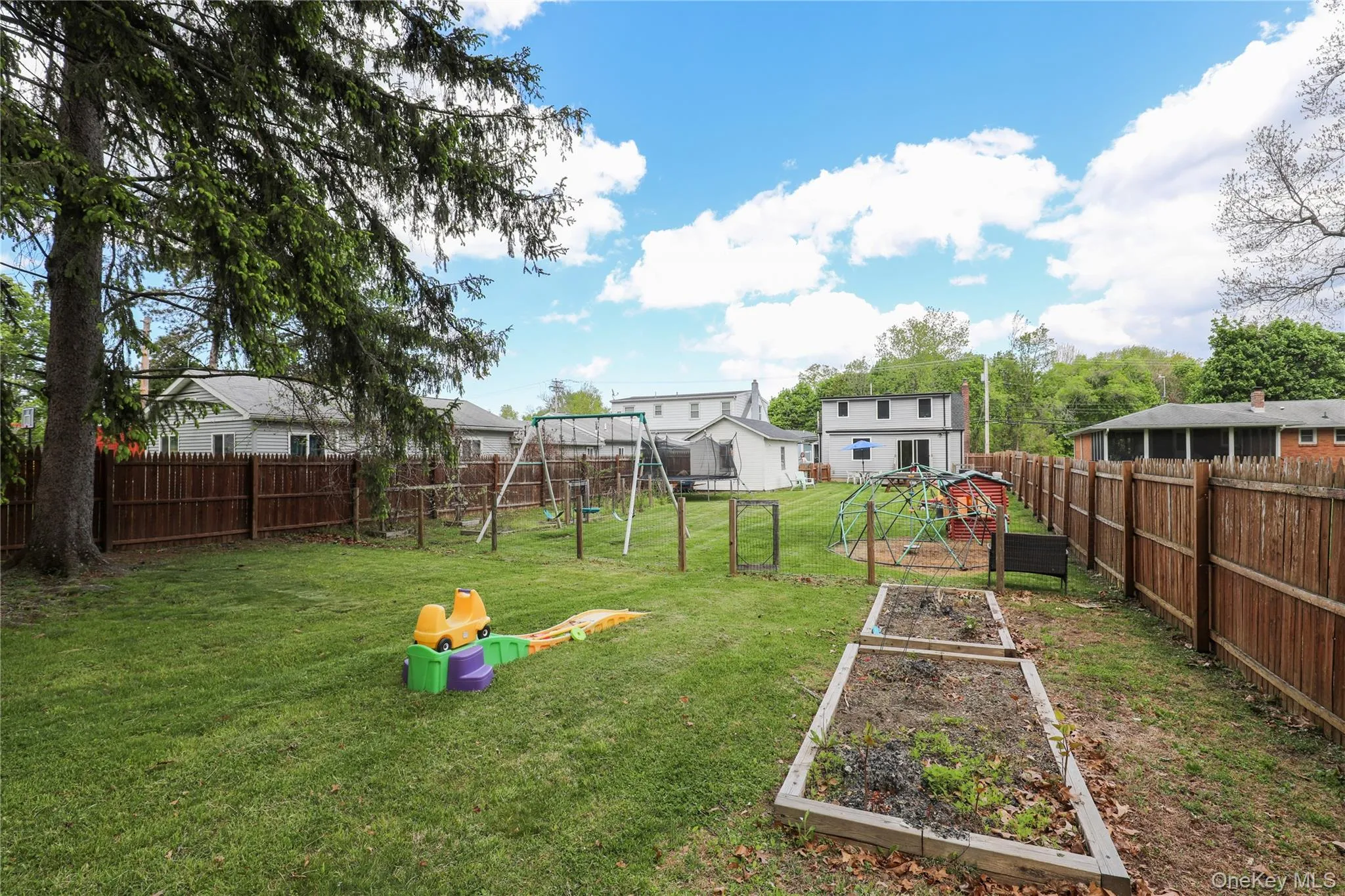 52 Phillips Avenue, Lloyd, NY, 4 Bedrooms Bedrooms, 6 Rooms Rooms,2 BathroomsBathrooms,Residential,For Rent,Phillips,0,998627 52 Phillips Avenue, Lloyd, NY, 4 Bedrooms Bedrooms, 6 Rooms Rooms,2 BathroomsBathrooms,Residential,For Rent,Phillips,0,998627