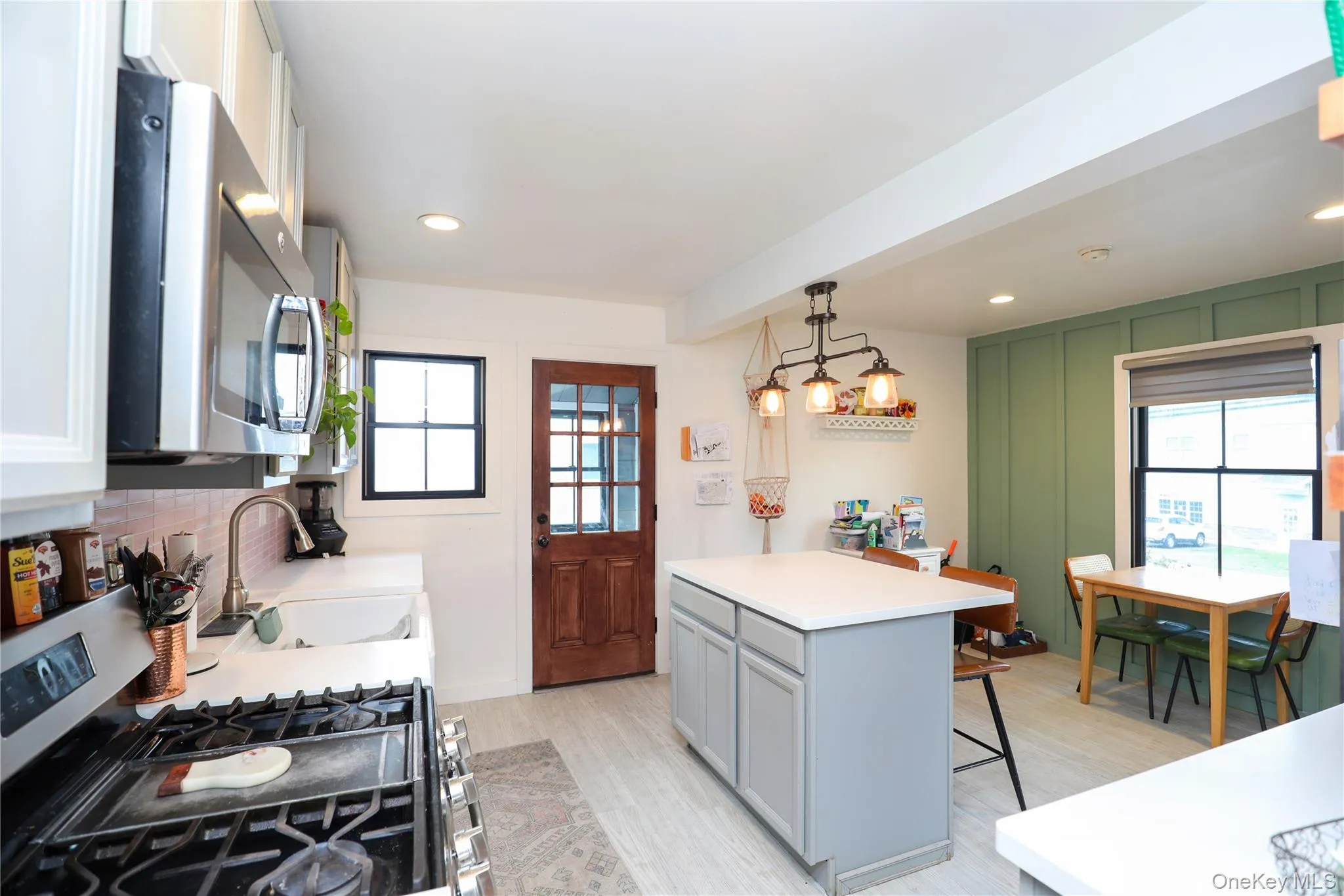 52 Phillips Avenue, Lloyd, NY, 4 Bedrooms Bedrooms, 6 Rooms Rooms,2 BathroomsBathrooms,Residential,For Rent,Phillips,0,998627 52 Phillips Avenue, Lloyd, NY, 4 Bedrooms Bedrooms, 6 Rooms Rooms,2 BathroomsBathrooms,Residential,For Rent,Phillips,0,998627