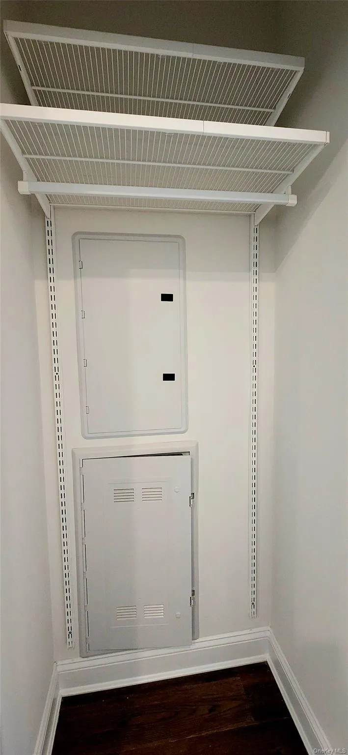 5 Freer Street, Hempstead, NY, 1 Bedroom Bedrooms, 3 Rooms Rooms,1 BathroomBathrooms,Residential Lease,For Rent,Freer Street,0,998631 5 Freer Street, Hempstead, NY, 1 Bedroom Bedrooms, 3 Rooms Rooms,1 BathroomBathrooms,Residential Lease,For Rent,Freer Street,0,998631