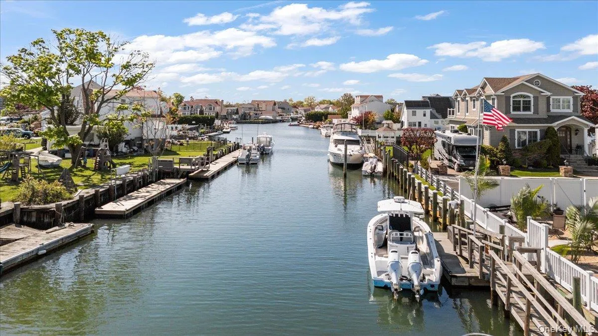 2968 Islip Court, Hempstead, NY, 5 Bedrooms Bedrooms, 10 Rooms Rooms,3 BathroomsBathrooms,Residential,For Rent,Islip,0,998636 2968 Islip Court, Hempstead, NY, 5 Bedrooms Bedrooms, 10 Rooms Rooms,3 BathroomsBathrooms,Residential,For Rent,Islip,0,998636