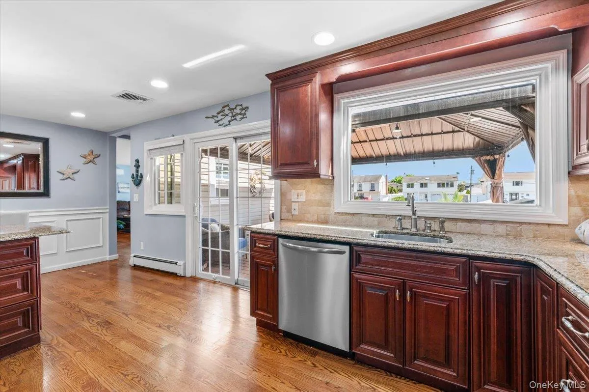 2968 Islip Court, Hempstead, NY, 5 Bedrooms Bedrooms, 10 Rooms Rooms,3 BathroomsBathrooms,Residential,For Rent,Islip,0,998636 2968 Islip Court, Hempstead, NY, 5 Bedrooms Bedrooms, 10 Rooms Rooms,3 BathroomsBathrooms,Residential,For Rent,Islip,0,998636