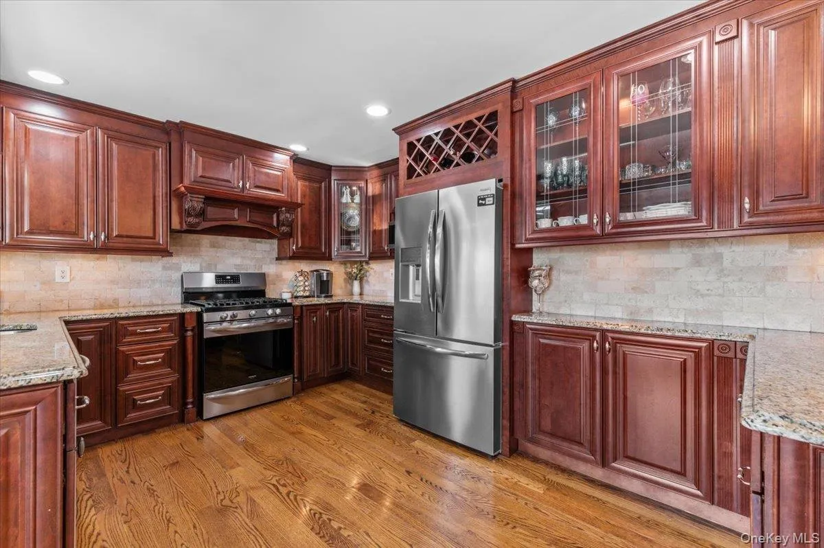 2968 Islip Court, Hempstead, NY, 5 Bedrooms Bedrooms, 10 Rooms Rooms,3 BathroomsBathrooms,Residential,For Rent,Islip,0,998636 2968 Islip Court, Hempstead, NY, 5 Bedrooms Bedrooms, 10 Rooms Rooms,3 BathroomsBathrooms,Residential,For Rent,Islip,0,998636