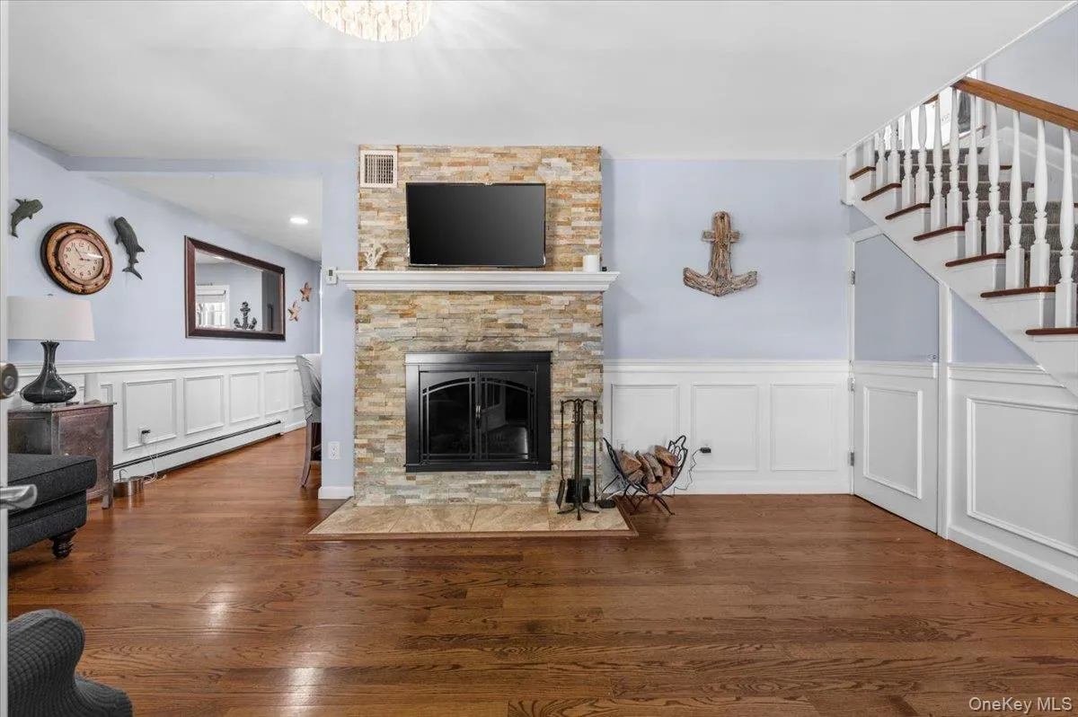2968 Islip Court, Hempstead, NY, 5 Bedrooms Bedrooms, 10 Rooms Rooms,3 BathroomsBathrooms,Residential,For Rent,Islip,0,998636 2968 Islip Court, Hempstead, NY, 5 Bedrooms Bedrooms, 10 Rooms Rooms,3 BathroomsBathrooms,Residential,For Rent,Islip,0,998636