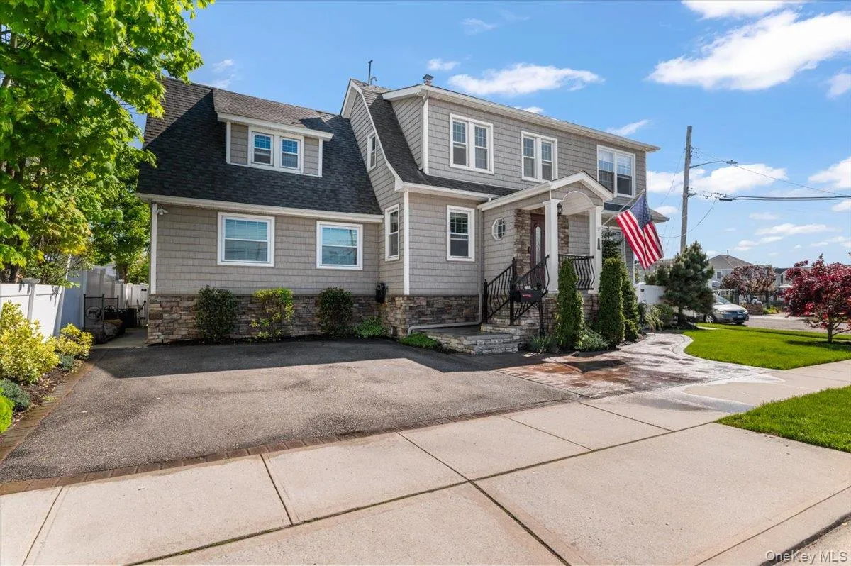 2968 Islip Court, Hempstead, NY, 5 Bedrooms Bedrooms, 10 Rooms Rooms,3 BathroomsBathrooms,Residential,For Rent,Islip,0,998636 2968 Islip Court, Hempstead, NY, 5 Bedrooms Bedrooms, 10 Rooms Rooms,3 BathroomsBathrooms,Residential,For Rent,Islip,0,998636