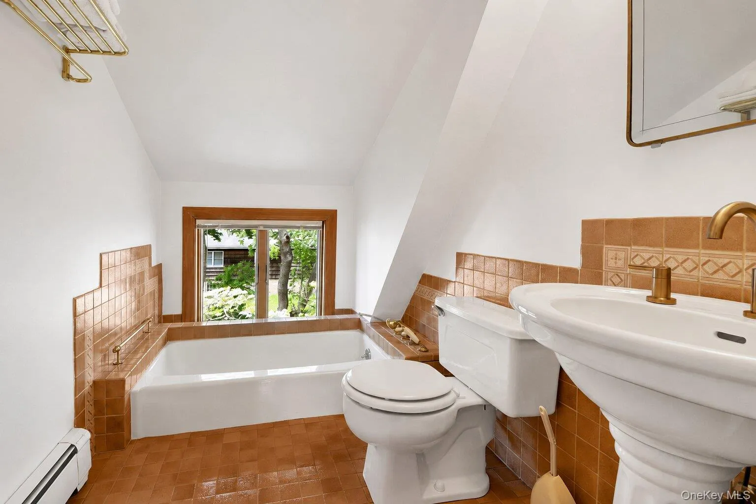 184 Commonwealth Avenue, Mount Vernon, NY, 4 Bedrooms Bedrooms, 9 Rooms Rooms,3 BathroomsBathrooms,Residential,For Rent,Commonwealth,0,998647 184 Commonwealth Avenue, Mount Vernon, NY, 4 Bedrooms Bedrooms, 9 Rooms Rooms,3 BathroomsBathrooms,Residential,For Rent,Commonwealth,0,998647