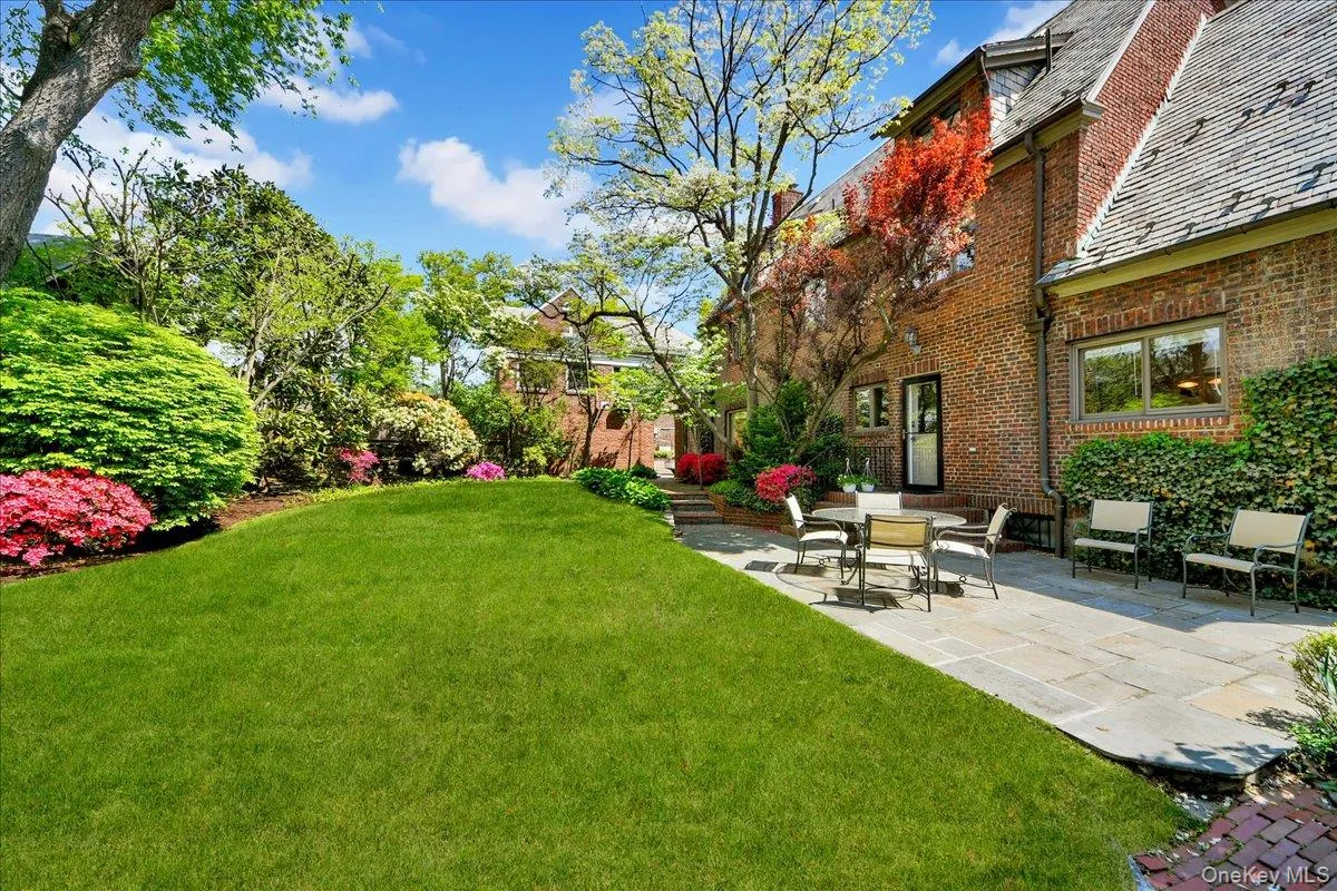 184 Commonwealth Avenue, Mount Vernon, NY, 4 Bedrooms Bedrooms, 9 Rooms Rooms,3 BathroomsBathrooms,Residential,For Rent,Commonwealth,0,998647 184 Commonwealth Avenue, Mount Vernon, NY, 4 Bedrooms Bedrooms, 9 Rooms Rooms,3 BathroomsBathrooms,Residential,For Rent,Commonwealth,0,998647