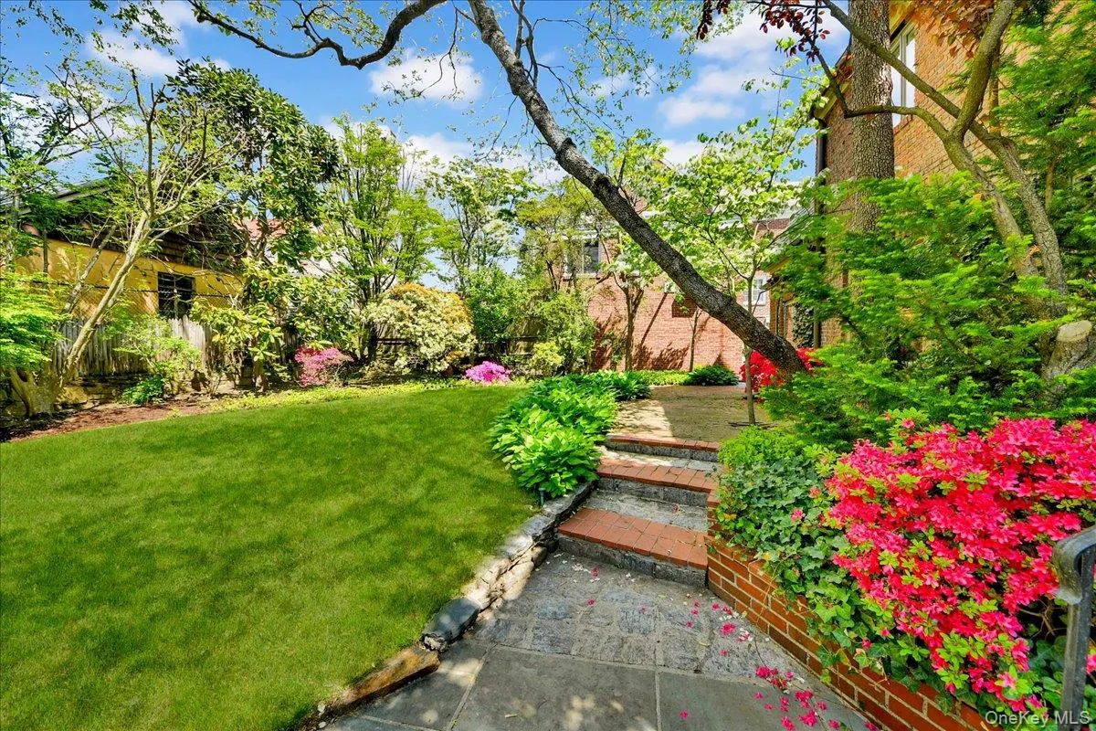 184 Commonwealth Avenue, Mount Vernon, NY, 4 Bedrooms Bedrooms, 9 Rooms Rooms,3 BathroomsBathrooms,Residential,For Rent,Commonwealth,0,998647 184 Commonwealth Avenue, Mount Vernon, NY, 4 Bedrooms Bedrooms, 9 Rooms Rooms,3 BathroomsBathrooms,Residential,For Rent,Commonwealth,0,998647